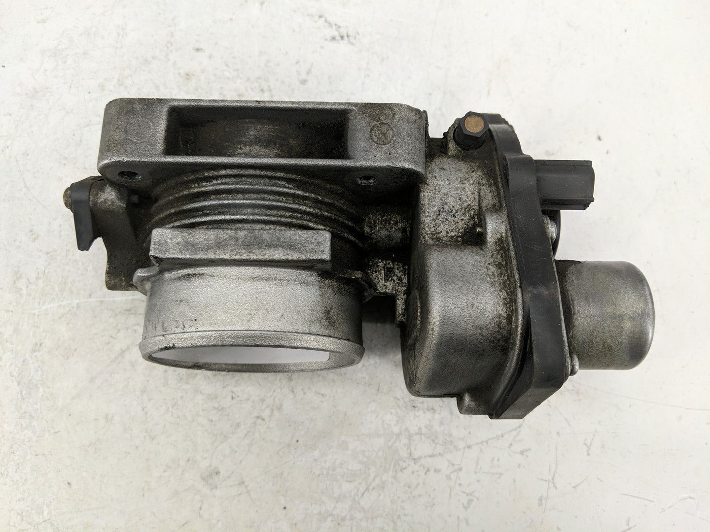 2004-2010 Ford Explorer Throttle Body Fits Fits 2004 2005 2006 2007 2008 2009 2010 2011 2012 2013 2014 2015 2016 OEM Used Au