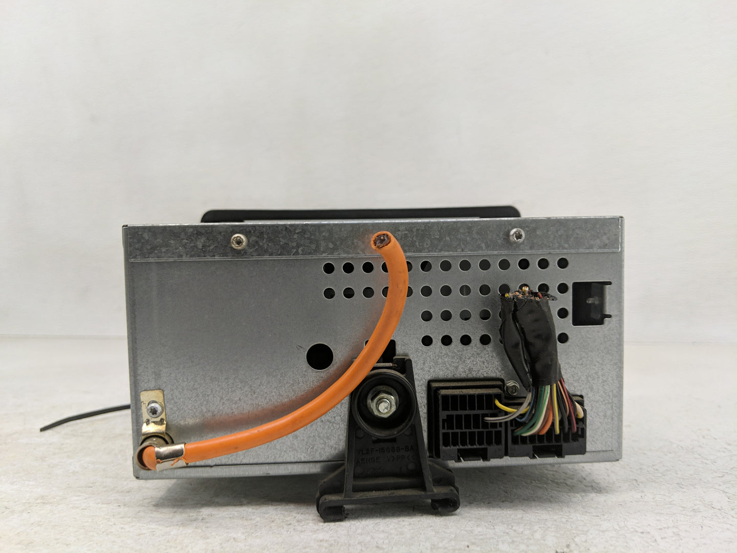 2005 Ford Explorer Radio AM FM Cd Player Receiver Replacement P/N:5L2T-18C869-AD Fits OEM Used Auto Parts - Oemusedautoparts