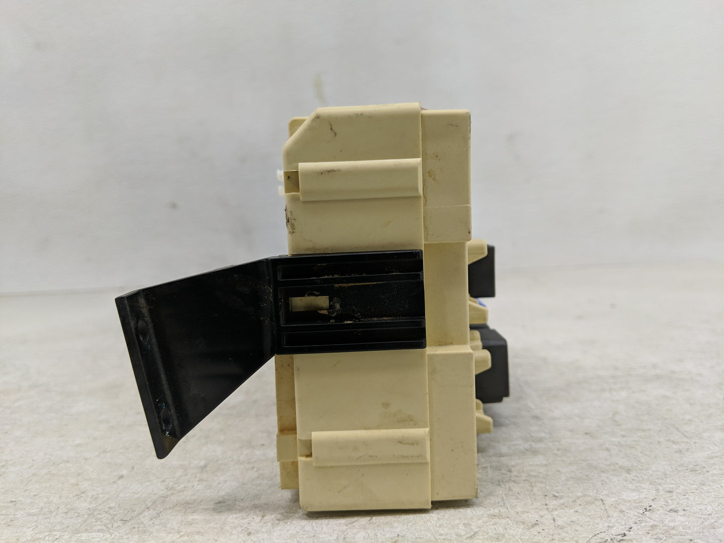 2002-2010 Ford Explorer Fusebox Fuse Box Panel Relay Module Fits Fits 2002 2003 2004 2005 2006 2007 2008 2009 2010 OEM Used 