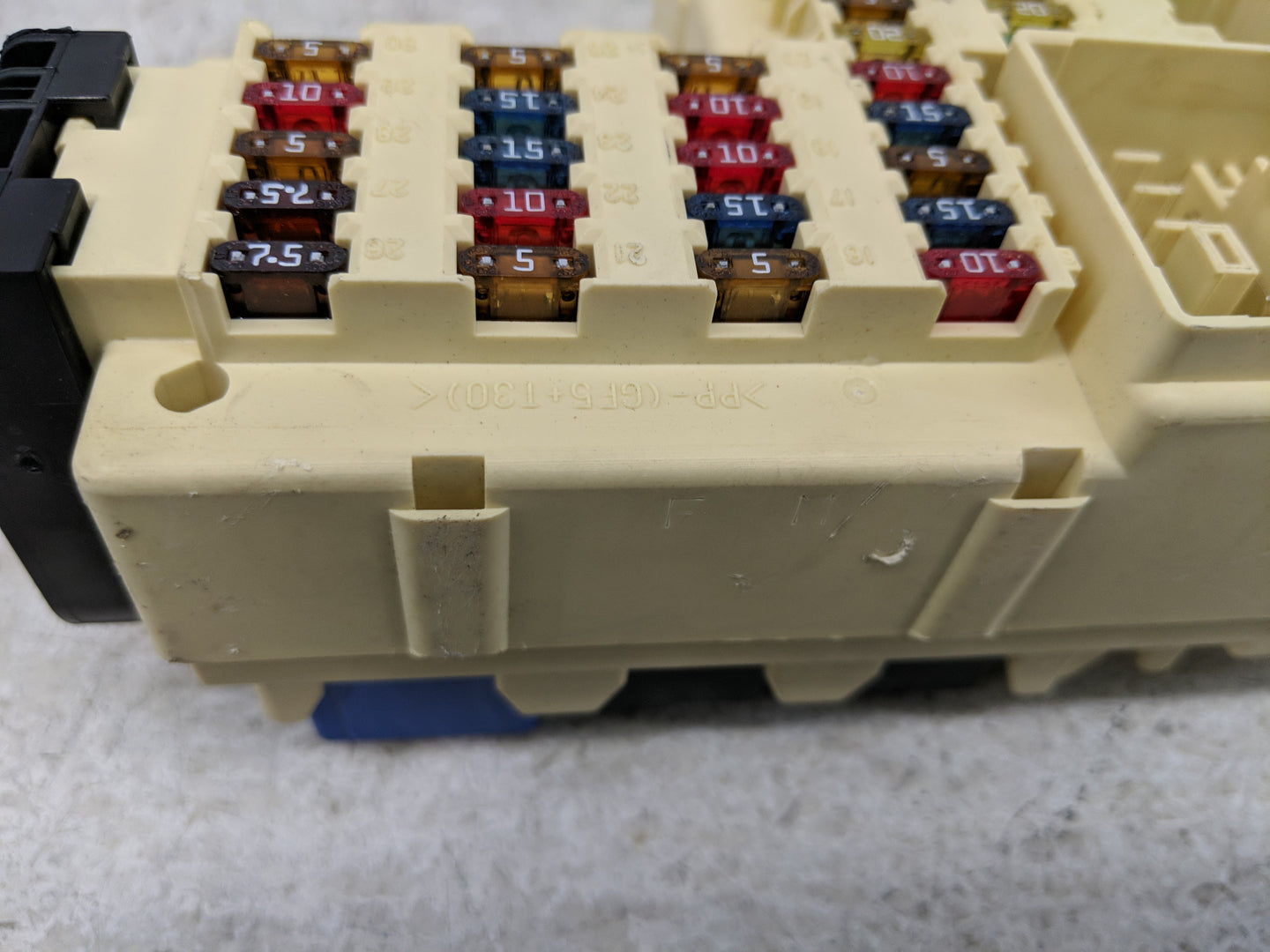 2002-2010 Ford Explorer Fusebox Fuse Box Panel Relay Module Fits Fits 2002 2003 2004 2005 2006 2007 2008 2009 2010 OEM Used 