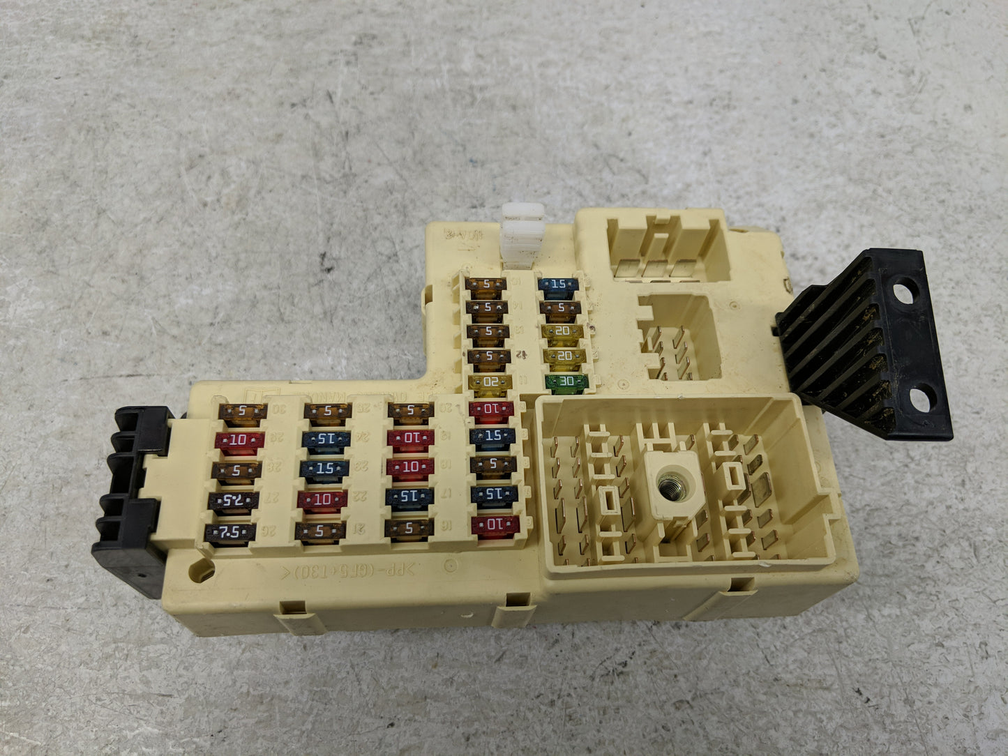 2002-2010 Ford Explorer Fusebox Fuse Box Panel Relay Module Fits Fits 2002 2003 2004 2005 2006 2007 2008 2009 2010 OEM Used 