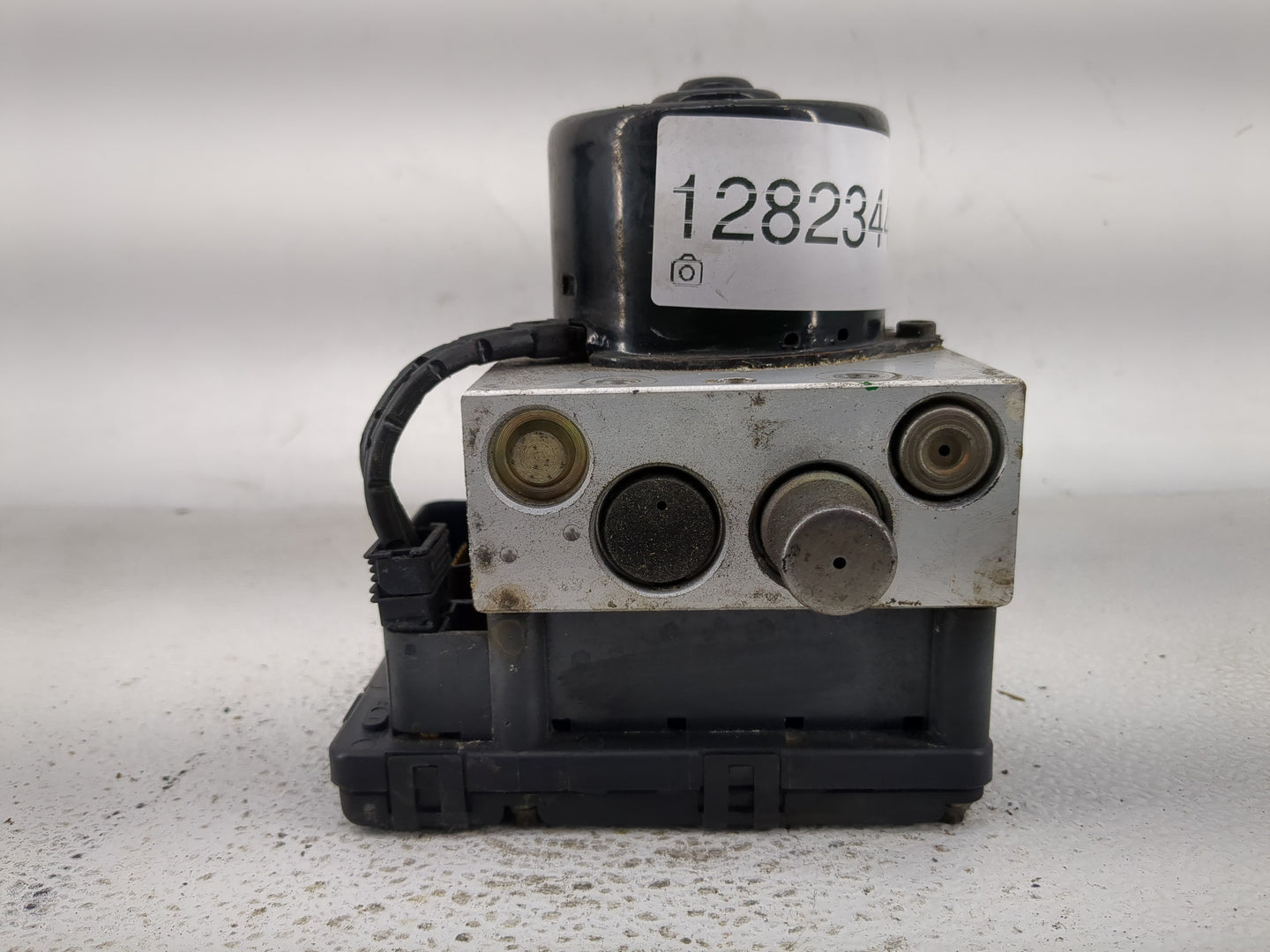 2004-2005 Ford Explorer ABS Pump Control Module Replacement P/N:3L24-2C346-AD Fits Fits 2004 2005 OEM Used Auto Parts - Oemu