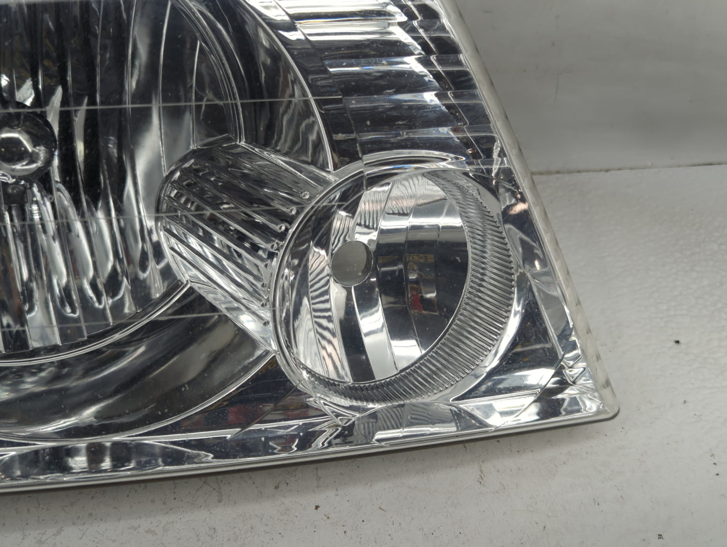 2002-2005 Ford Explorer Passenger Right Oem Head Light Headlight Lamp - Oemusedautoparts1.com