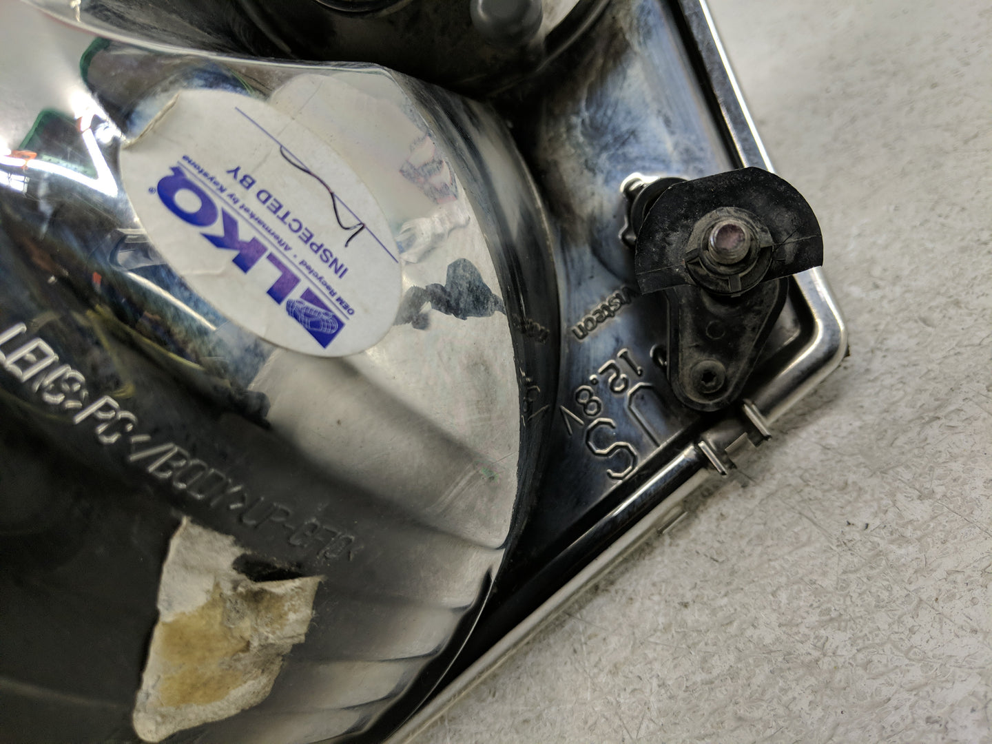 2002-2005 Ford Explorer Passenger Right Oem Head Light Headlight Lamp - Oemusedautoparts1.com