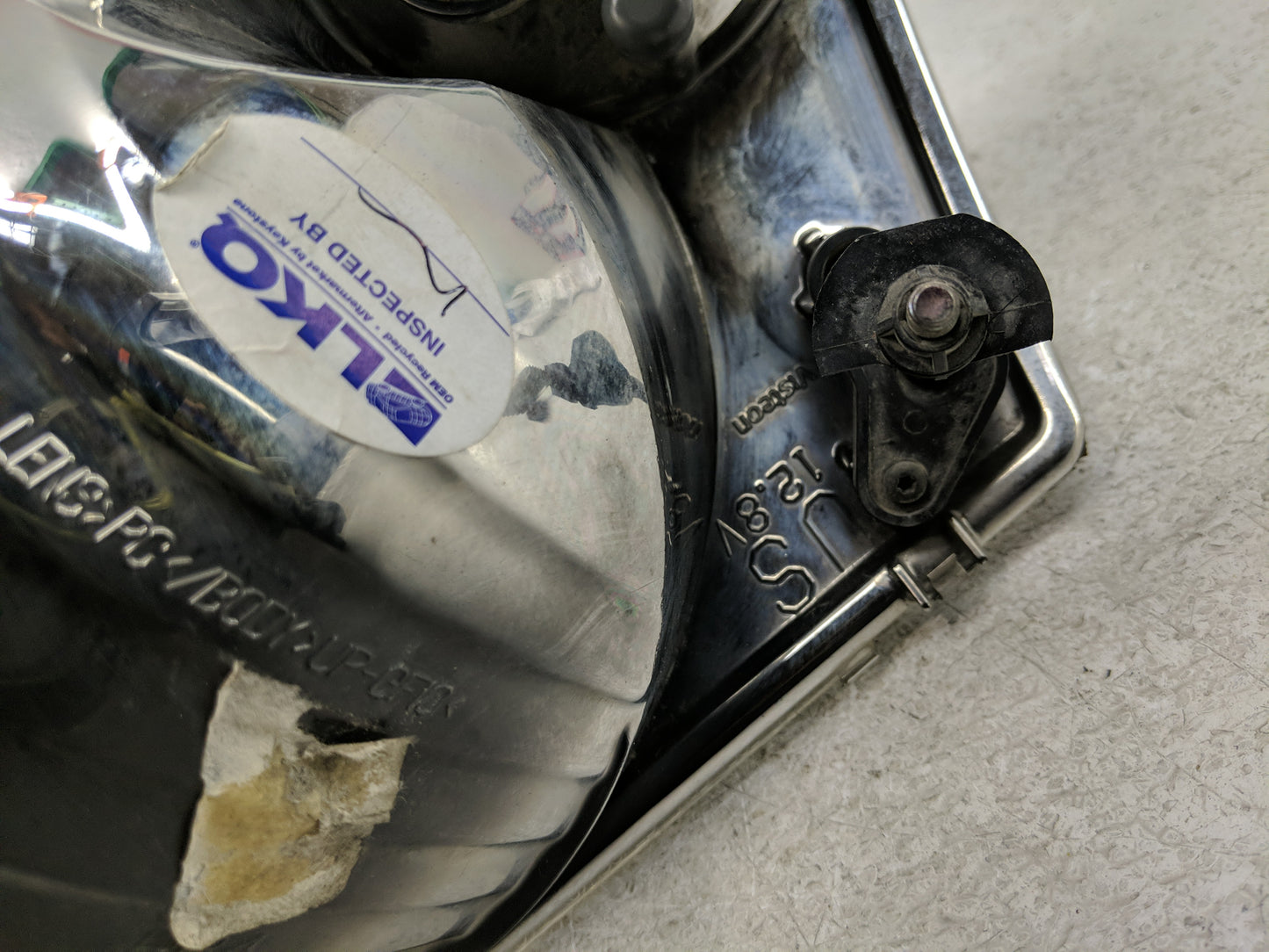 2002-2005 Ford Explorer Passenger Right Oem Head Light Headlight Lamp - Oemusedautoparts1.com