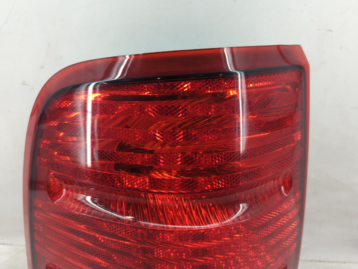 2002-2005 Ford Explorer Tail Light Assembly Driver Left OEM P/N:1L2X-13B505-B Fits Fits 2002 2003 2004 2005 OEM Used Auto Pa