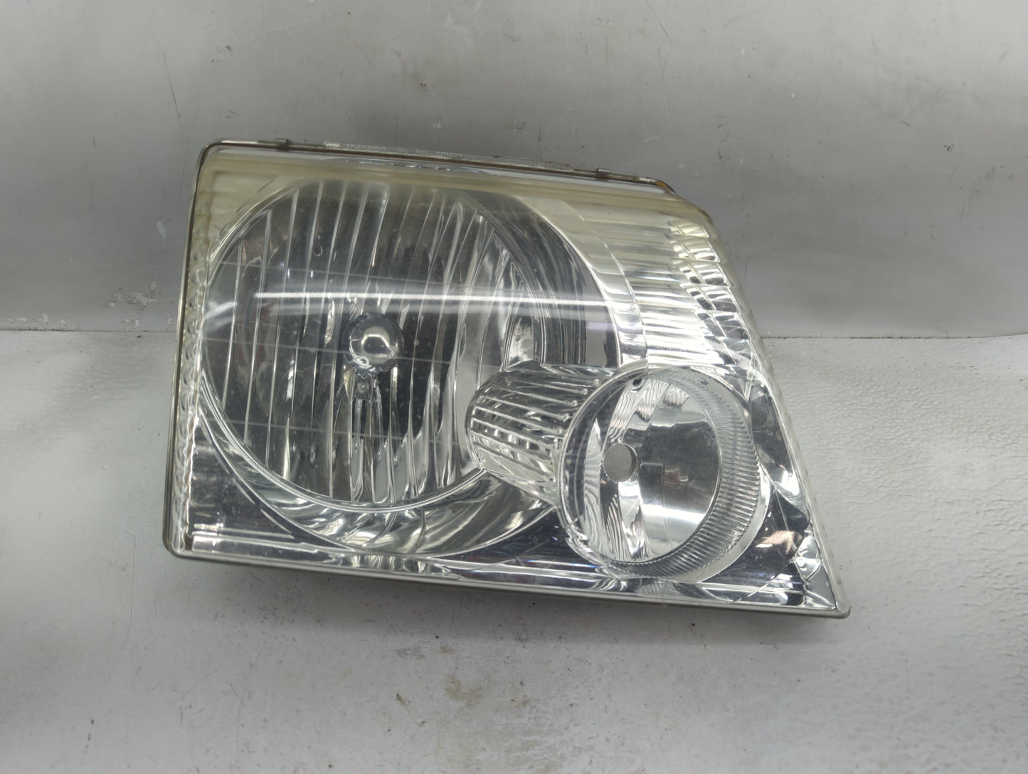 2002-2005 Ford Explorer Passenger Right Oem Head Light Headlight Lamp - Oemusedautoparts1.com