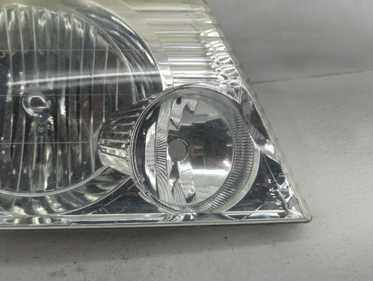 2002-2005 Ford Explorer Passenger Right Oem Head Light Headlight Lamp - Oemusedautoparts1.com