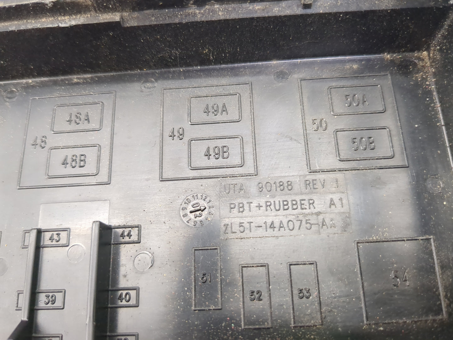 2001-2005 Ford Explorer Fusebox Fuse Box Panel Relay Module P/N:ZL5T-14A075-AA Fits Fits 2001 2002 2003 2004 2005 OEM Used A