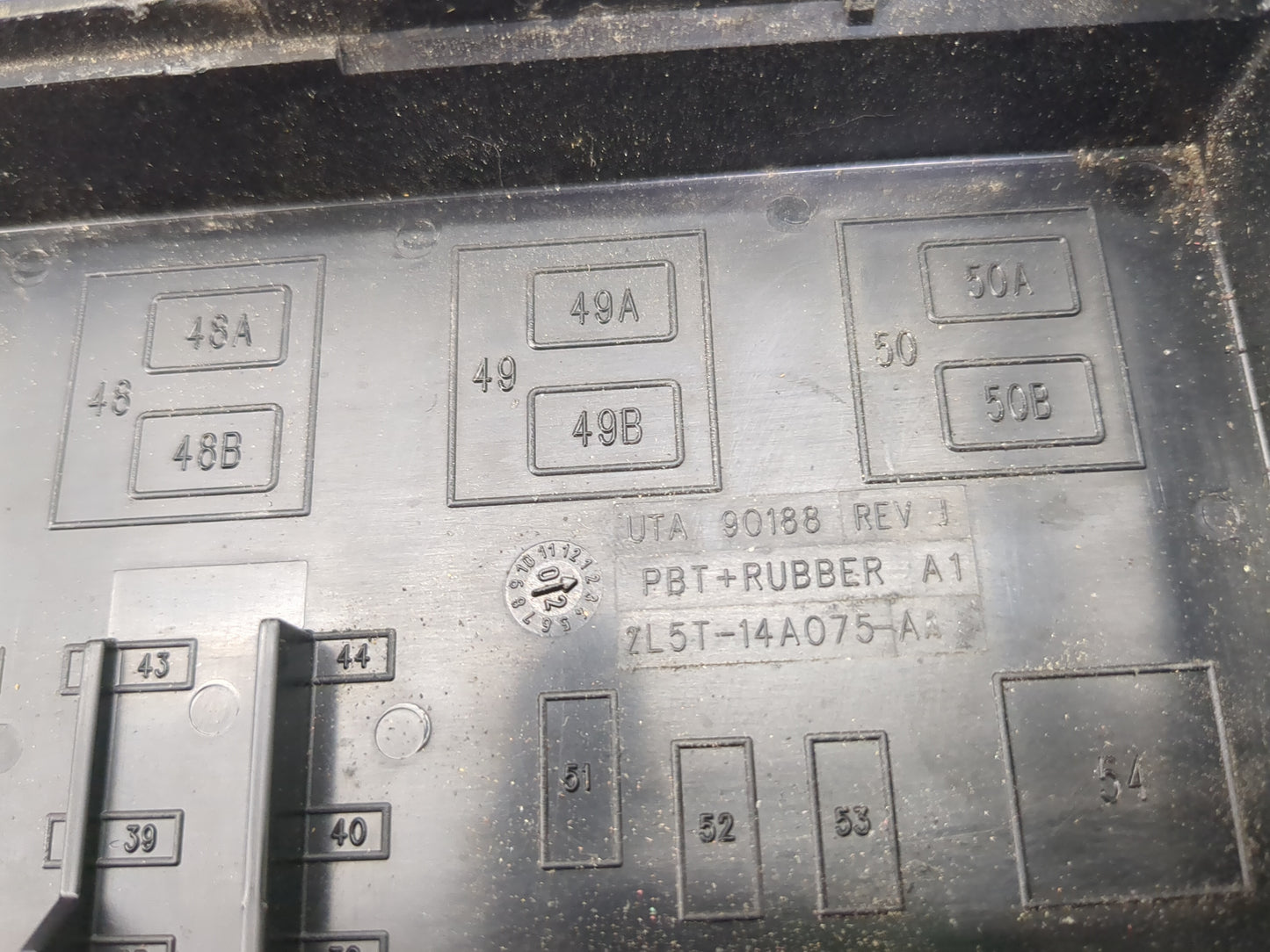 2001-2005 Ford Explorer Fusebox Fuse Box Panel Relay Module P/N:ZL5T-14A075-AA Fits Fits 2001 2002 2003 2004 2005 OEM Used A