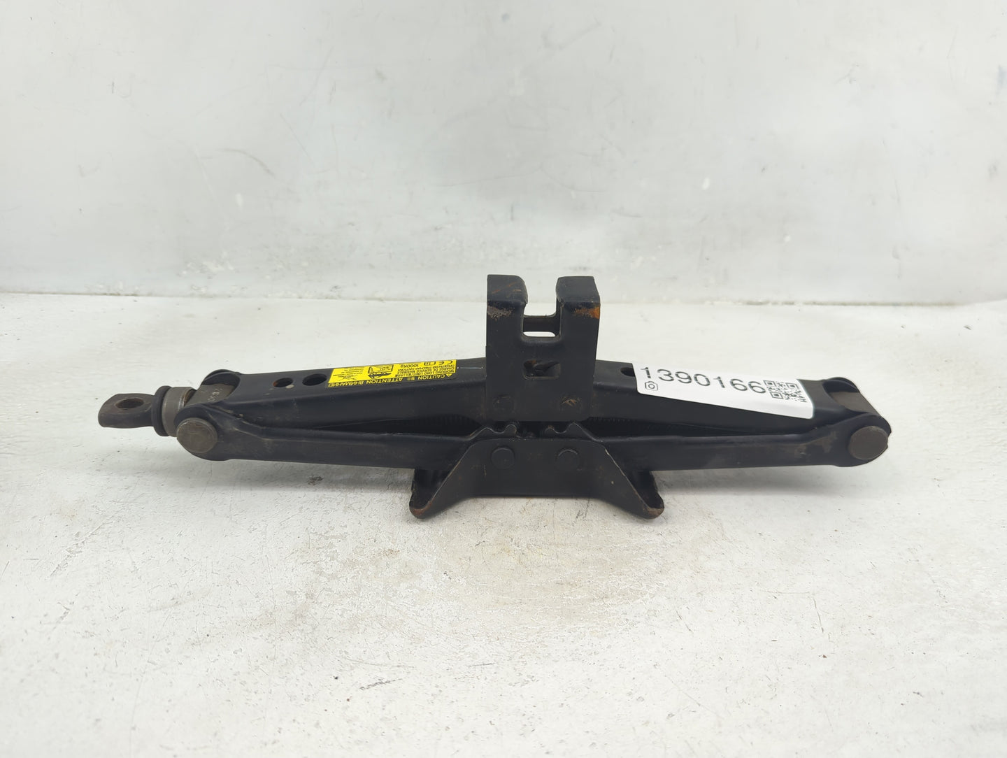 2005 Ford Explorer Spare Scissor Car Jack - Oemusedautoparts1.com
