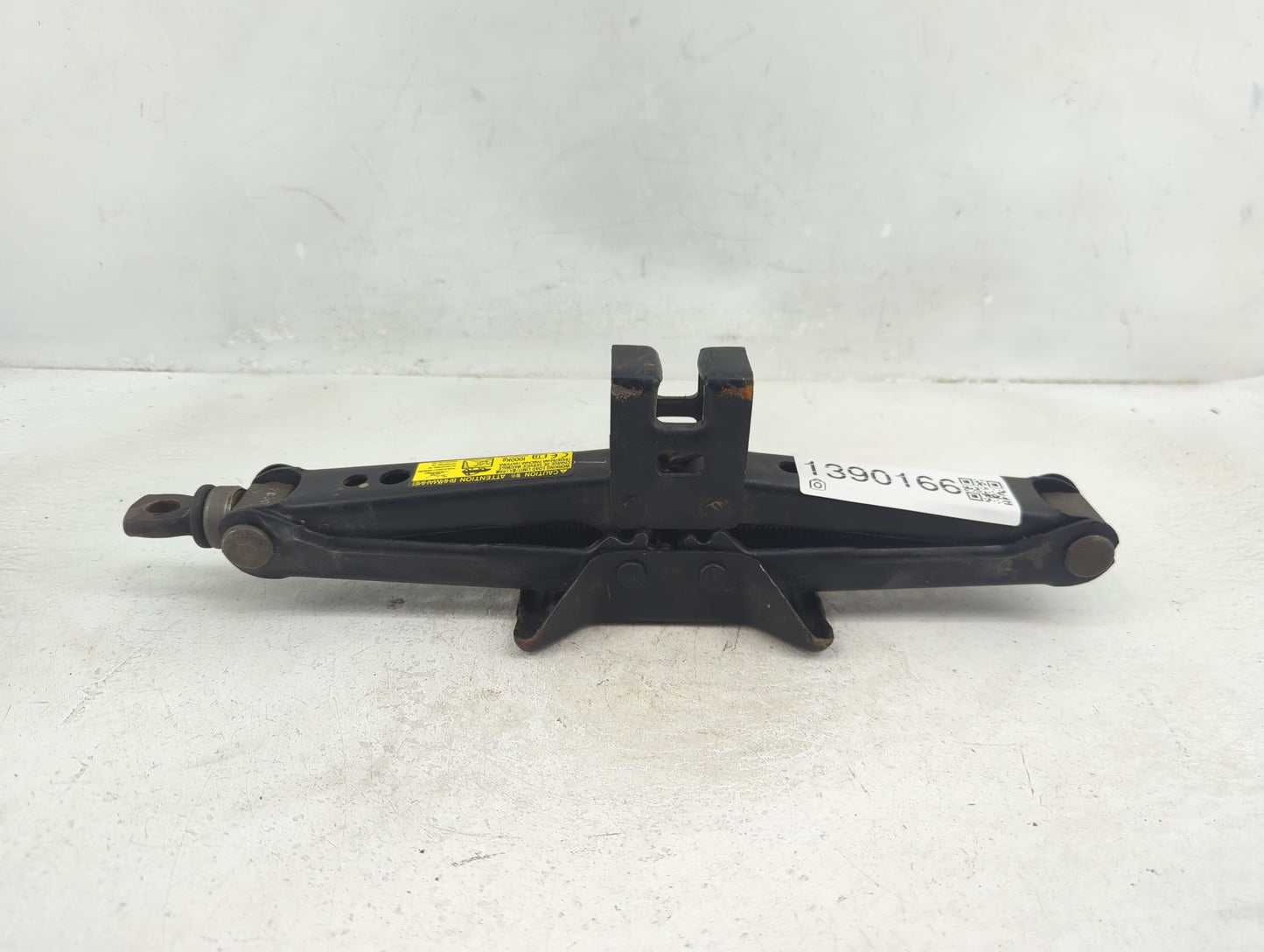 2005 Ford Explorer Spare Scissor Car Jack 1390166 - Oemusedautoparts1.com