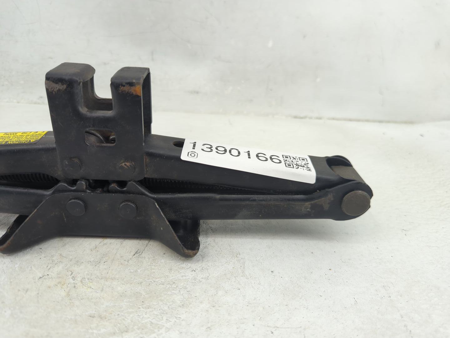 2005 Ford Explorer Spare Scissor Car Jack 1390166 - Oemusedautoparts1.com