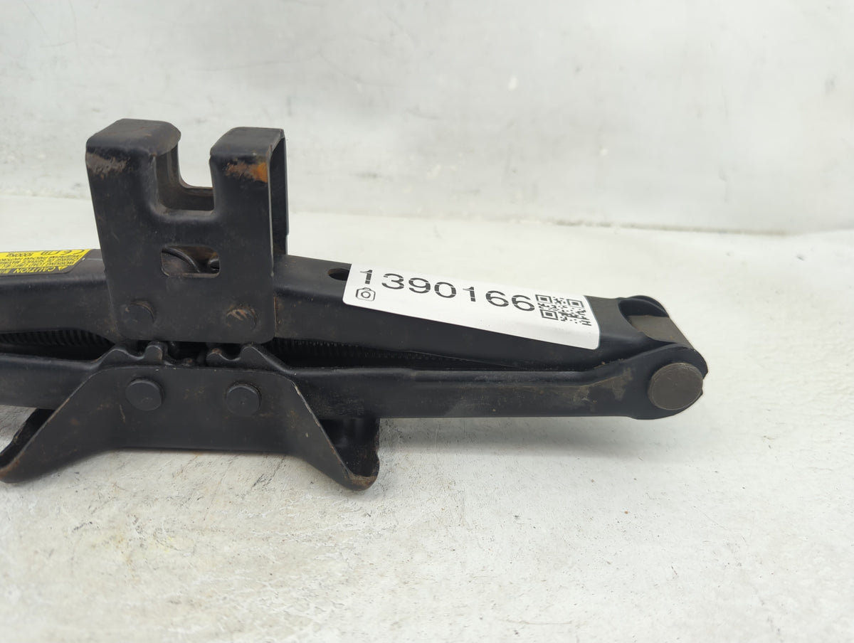 2005 Ford Explorer Spare Scissor Car Jack 1390166 - Oemusedautoparts1.com