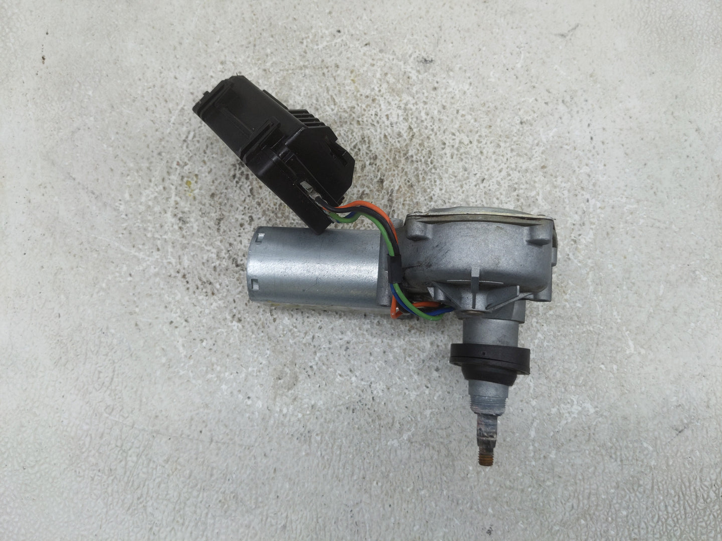 2002-2005 Ford Explorer Front Windshield Wiper Motor P/N:53017276 Fits Fits 2002 2003 2004 2005 OEM Used Auto Parts - Oemuse