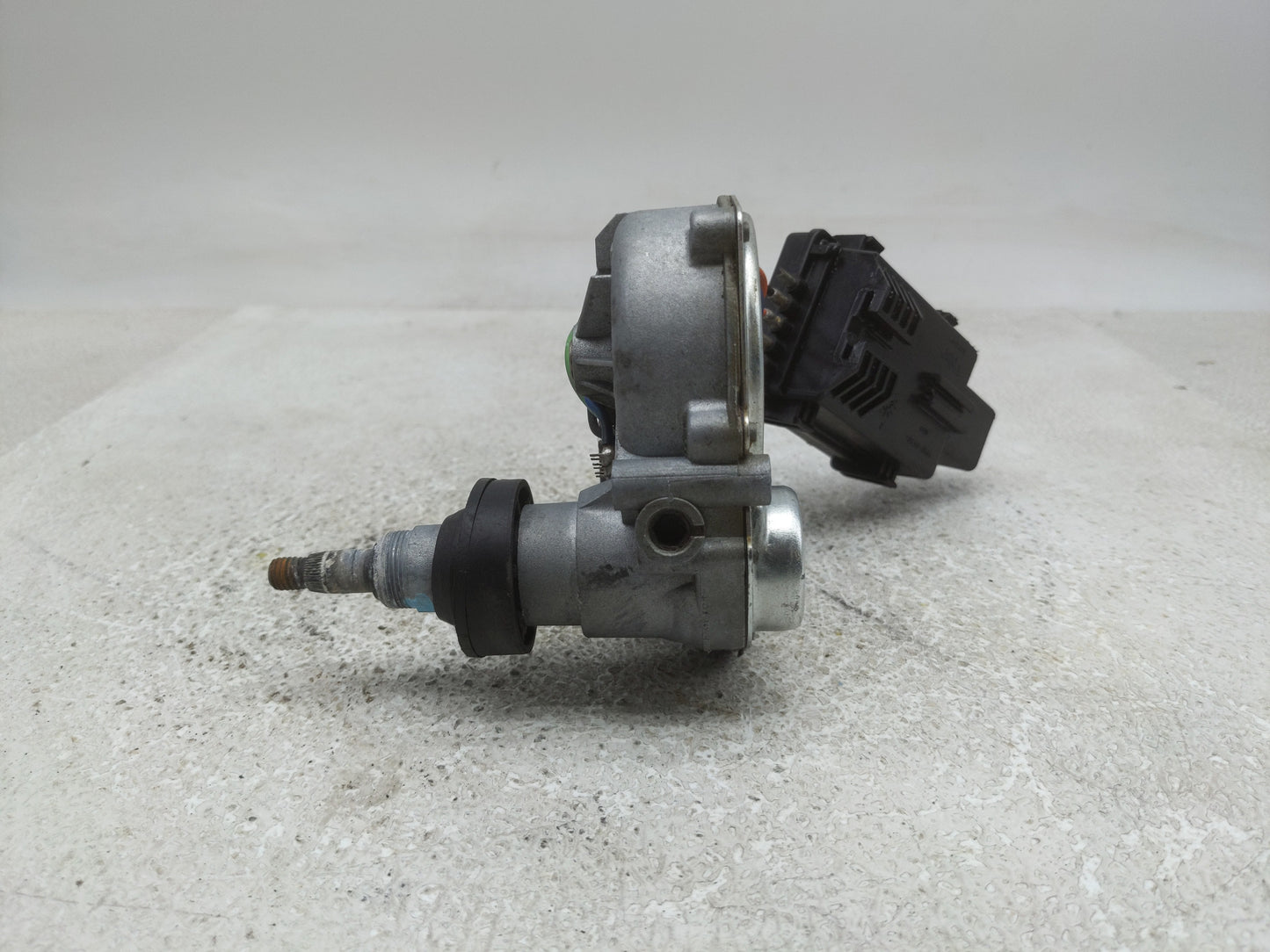 2002-2005 Ford Explorer Front Windshield Wiper Motor P/N:53017276 Fits Fits 2002 2003 2004 2005 OEM Used Auto Parts - Oemuse