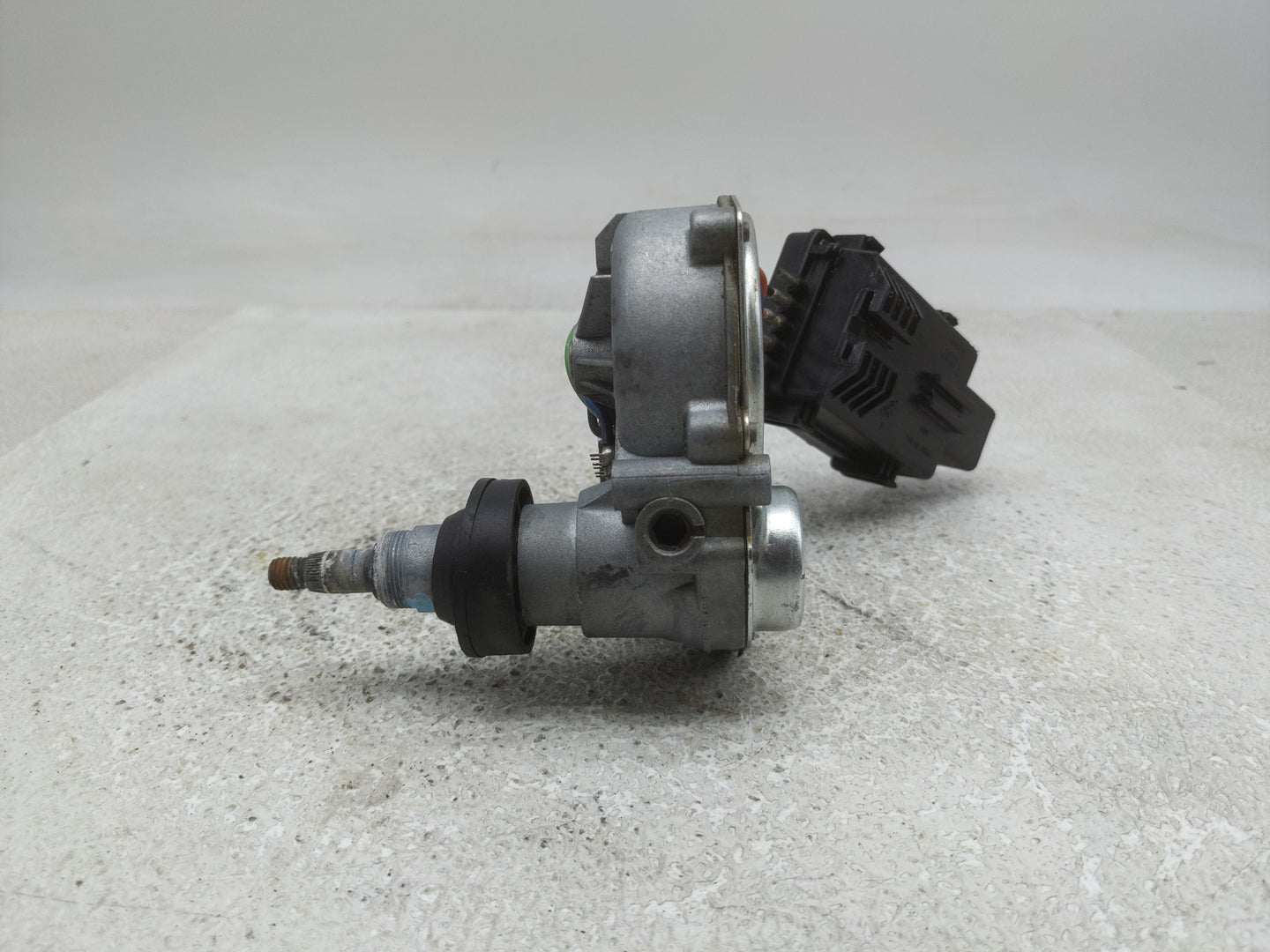 2002-2005 Ford Explorer Front Windshield Wiper Motor P/N:53017276 Fits Fits 2002 2003 2004 2005 OEM Used Auto Parts - Oemuse