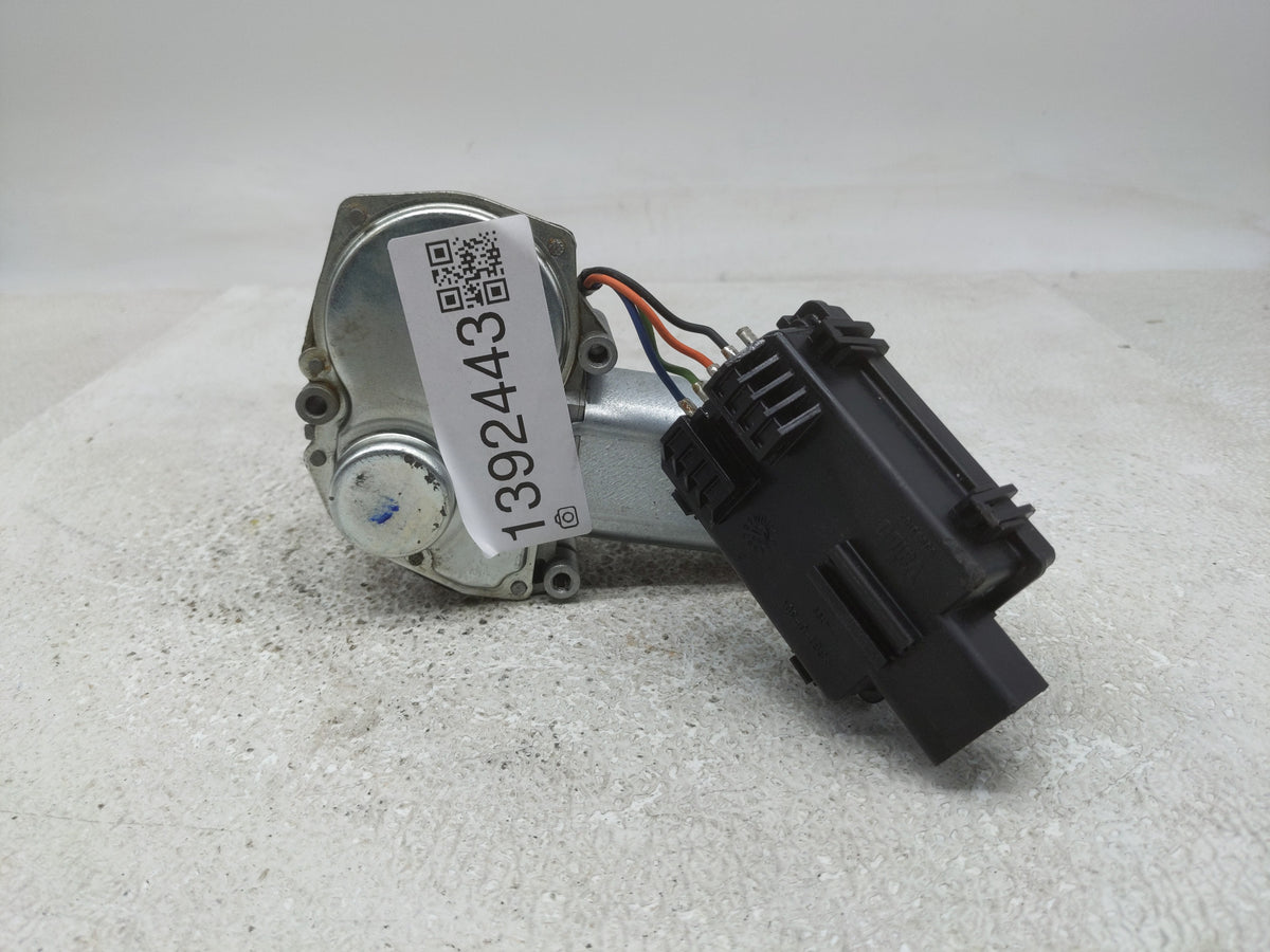 2002-2005 Ford Explorer Front Windshield Wiper Motor P/N:53017276 Fits Fits 2002 2003 2004 2005 OEM Used Auto Parts - Oemuse