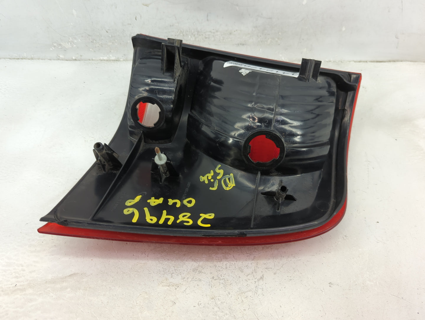 2001-2005 Ford Explorer Tail Light Assembly Driver Left OEM Fits Fits 2001 2002 2003 2004 2005 OEM Used Auto Parts - Oemused