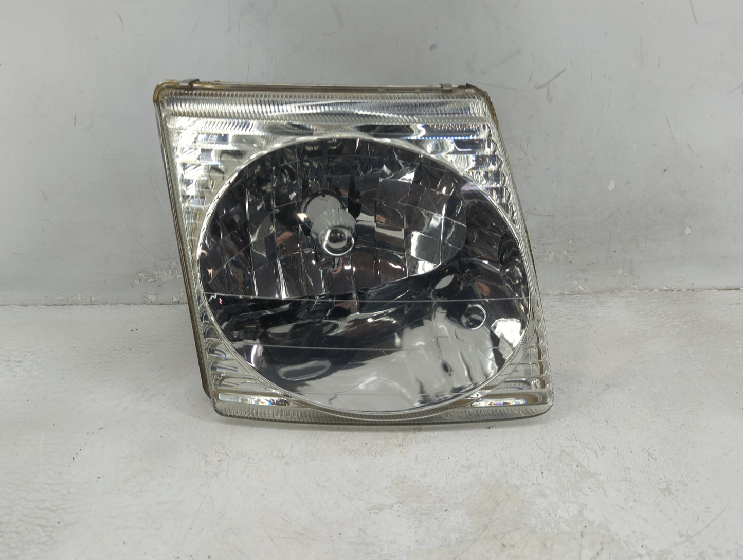 Ford Explorer Passenger Right Oem Head Light Headlight Lamp - Oemusedautoparts1.com