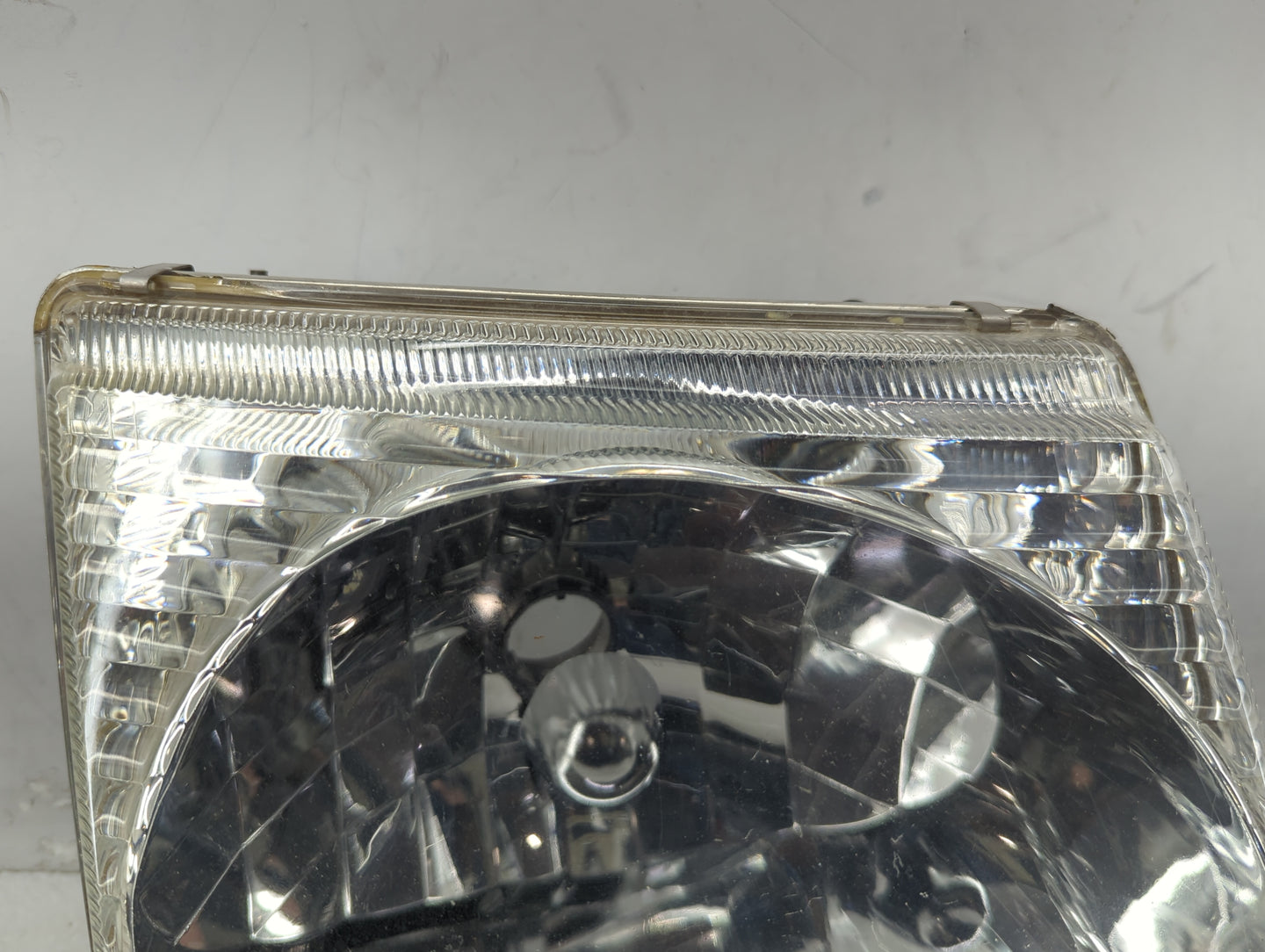 Ford Explorer Passenger Right Oem Head Light Headlight Lamp - Oemusedautoparts1.com