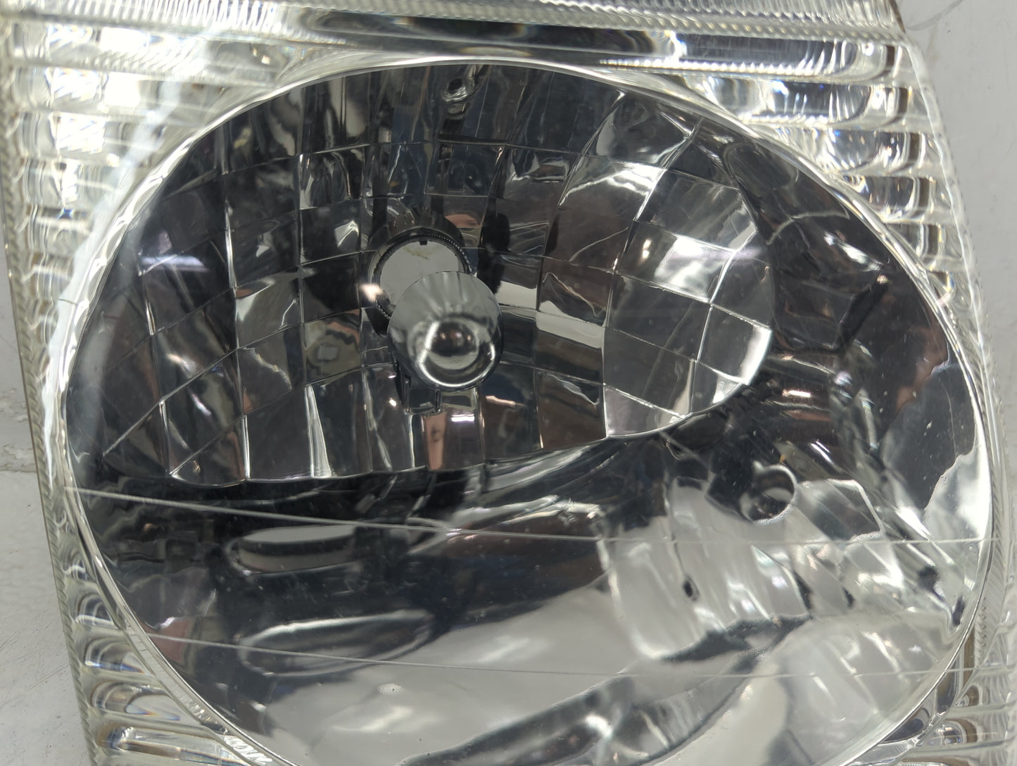 Ford Explorer Passenger Right Oem Head Light Headlight Lamp - Oemusedautoparts1.com