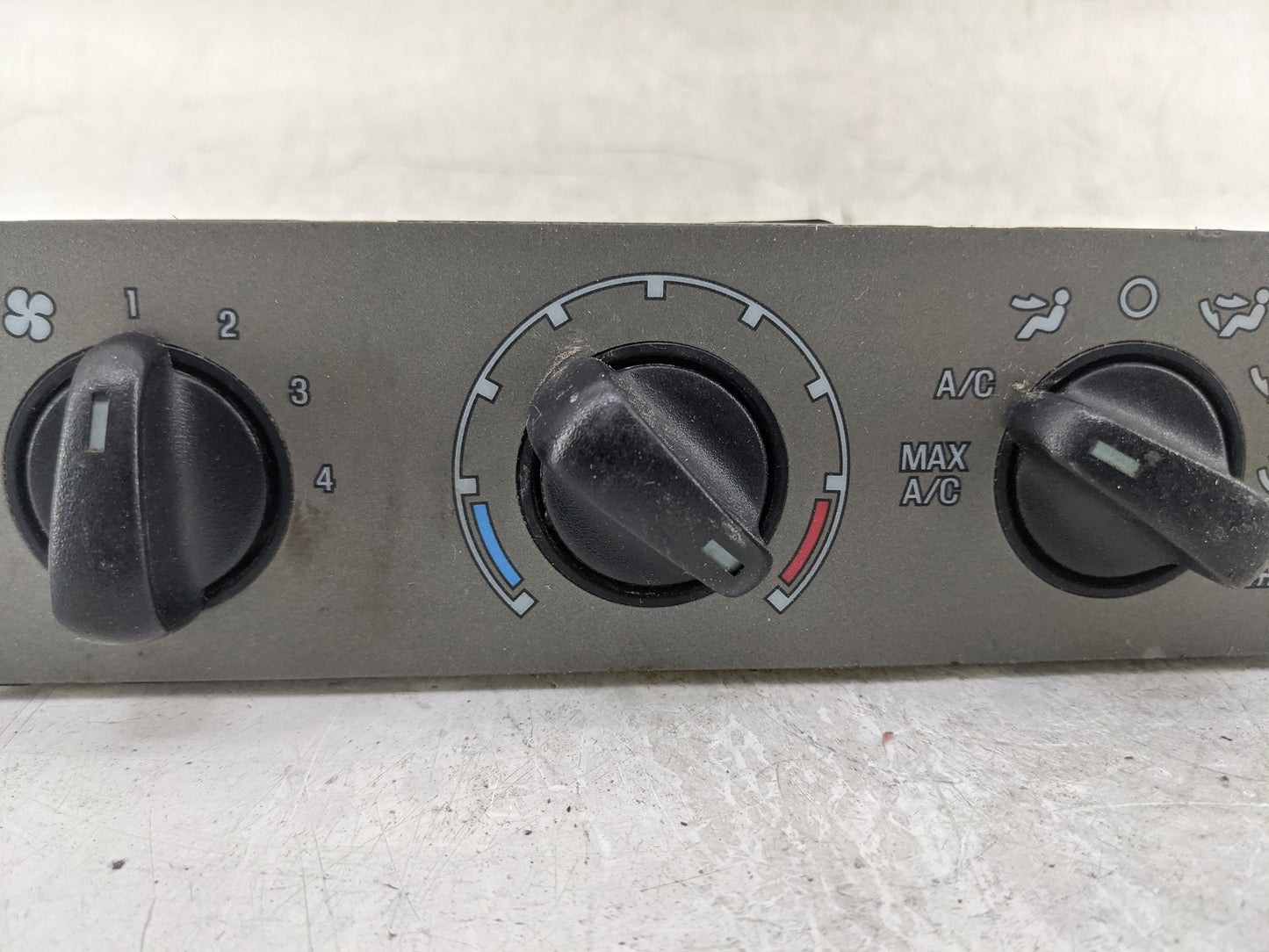2003-2005 Ford Explorer Climate Control Module Temperature AC/Heater Replacement Fits Fits 2003 2004 2005 OEM Used Auto Part