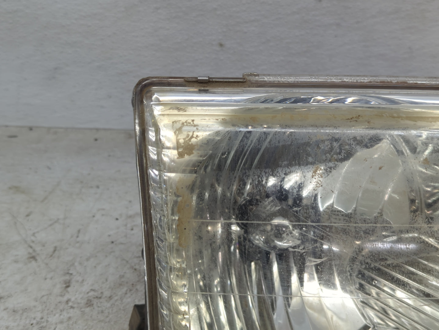 2002-2005 Ford Explorer Passenger Right Oem Head Light Headlight Lamp - Oemusedautoparts1.com