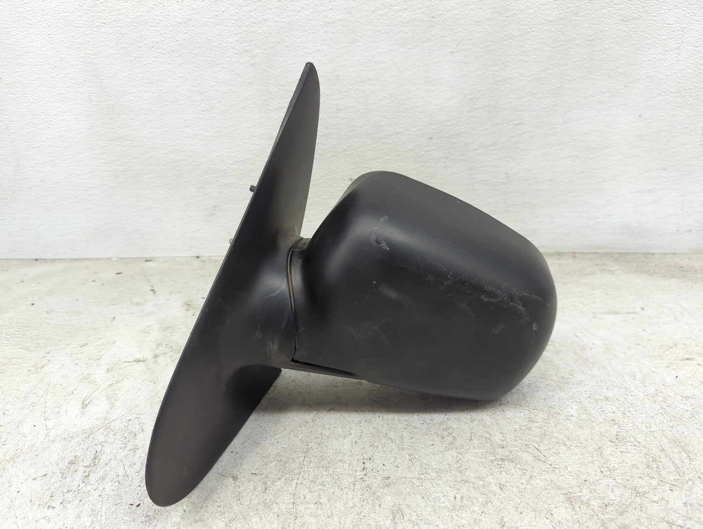 2003-2005 Ford Explorer Driver Side View Mirror - Left Door Mirror OEM Used - Oemusedautoparts1.com