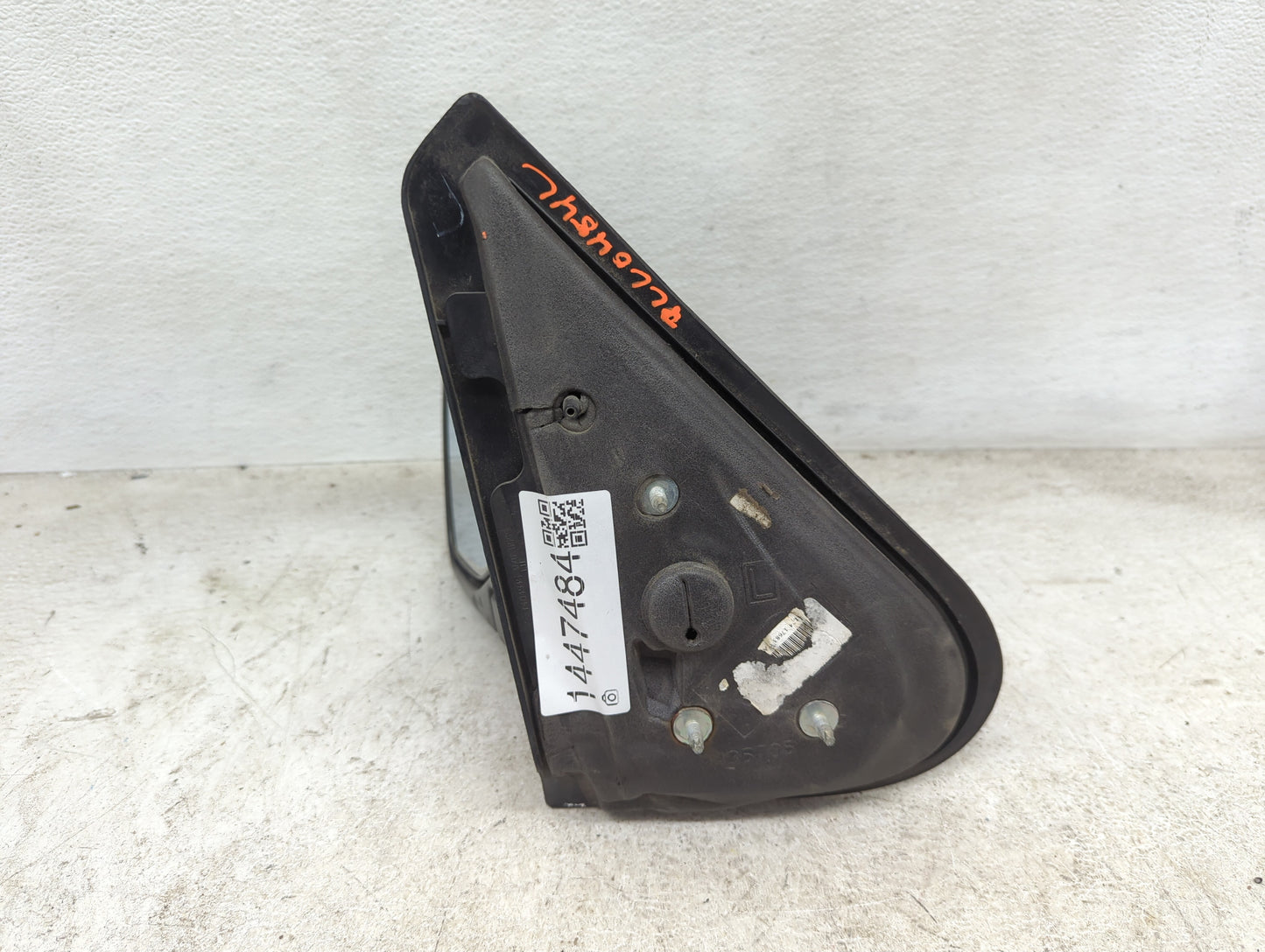 2003-2005 Ford Explorer Driver Side View Mirror - Left Door Mirror OEM Used - Oemusedautoparts1.com