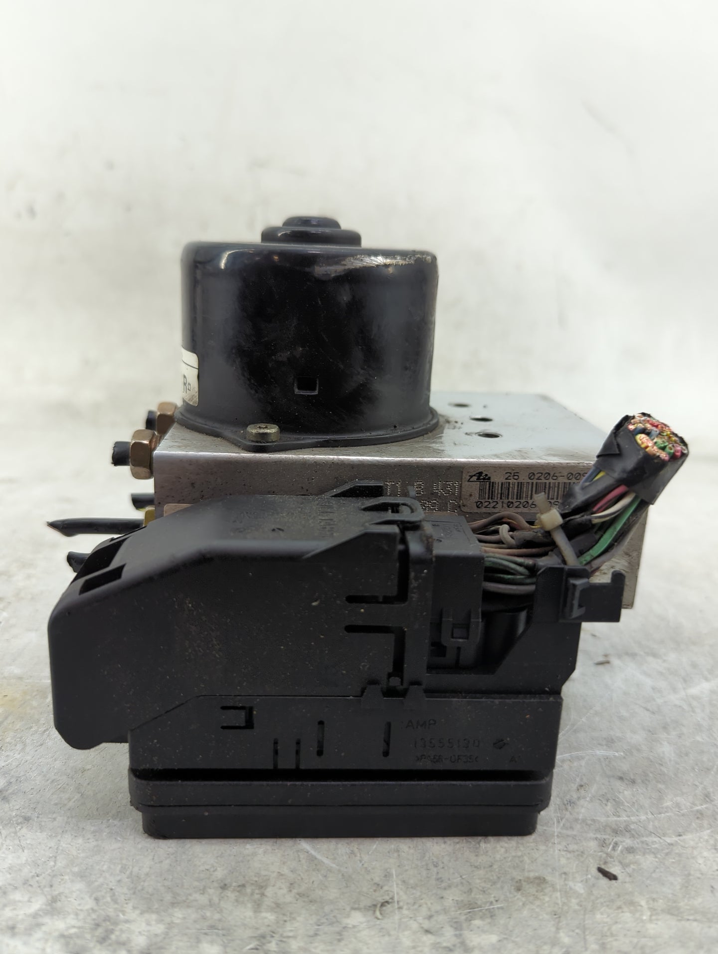 2005 Ford Explorer ABS Pump Control Module Replacement Fits OEM Used Auto Parts - Oemusedautoparts1.com