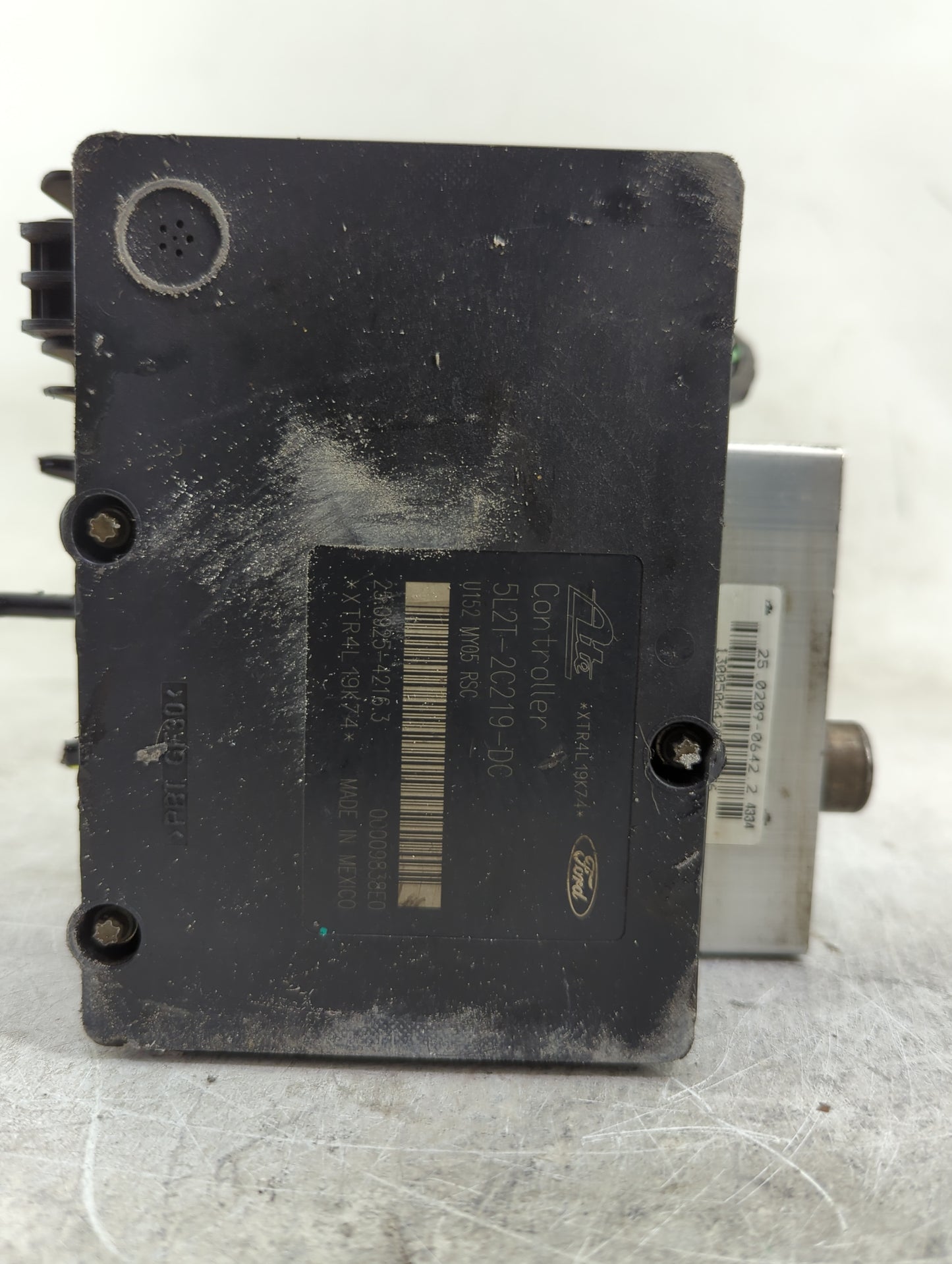 2005 Ford Explorer ABS Pump Control Module Replacement Fits OEM Used Auto Parts - Oemusedautoparts1.com