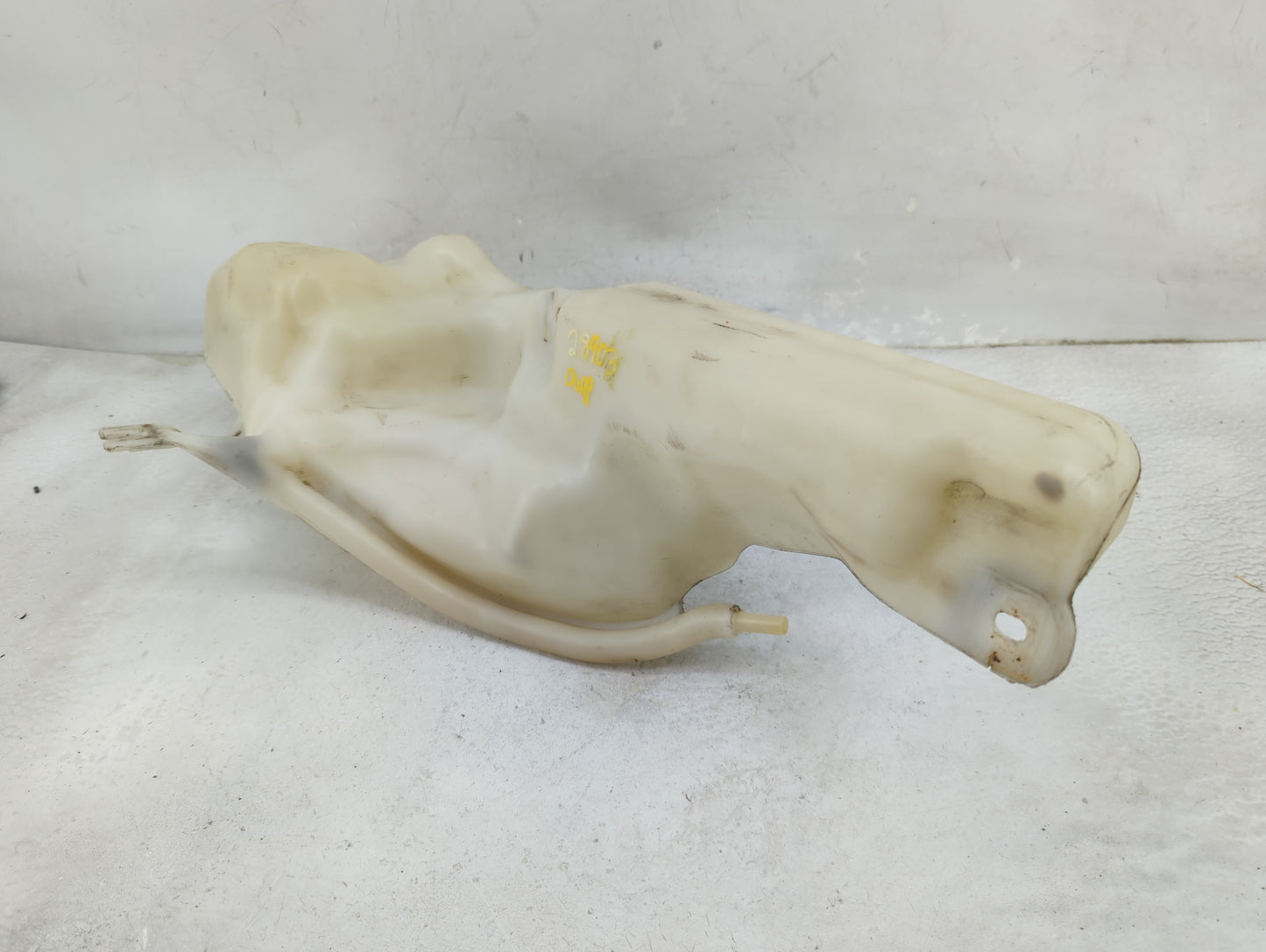 2002-2005 Ford Explorer Radiator Coolant Overflow Expansion Tank Bottle 1450201 - Oemusedautoparts1.com