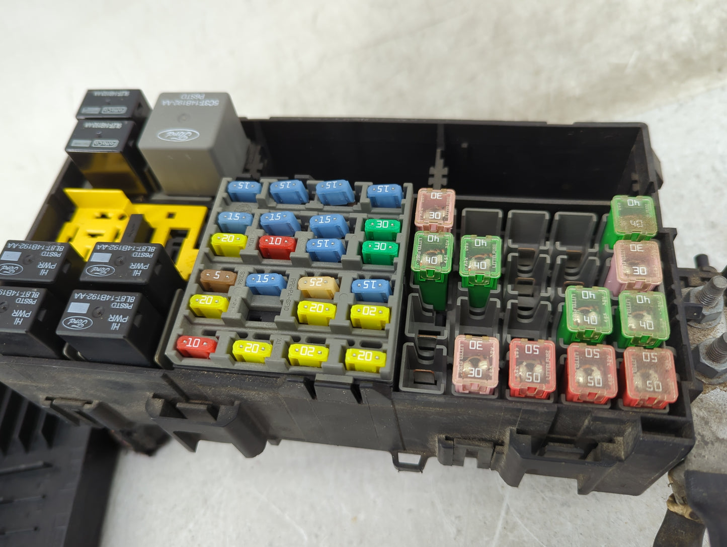 2002-2010 Ford Explorer Fusebox Fuse Box Panel Relay Module P/N:9L2T-14390-AKD 9L2T14390AKD Fits OEM Used Auto Parts - Oemus