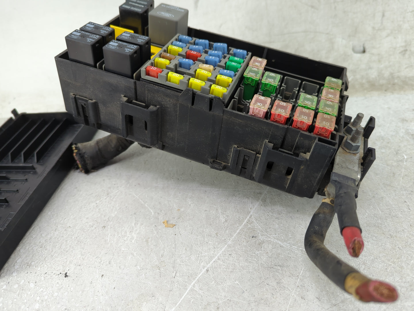 2002-2010 Ford Explorer Fusebox Fuse Box Panel Relay Module P/N:9L2T-14390-AKD 9L2T14390AKD Fits OEM Used Auto Parts - Oemus