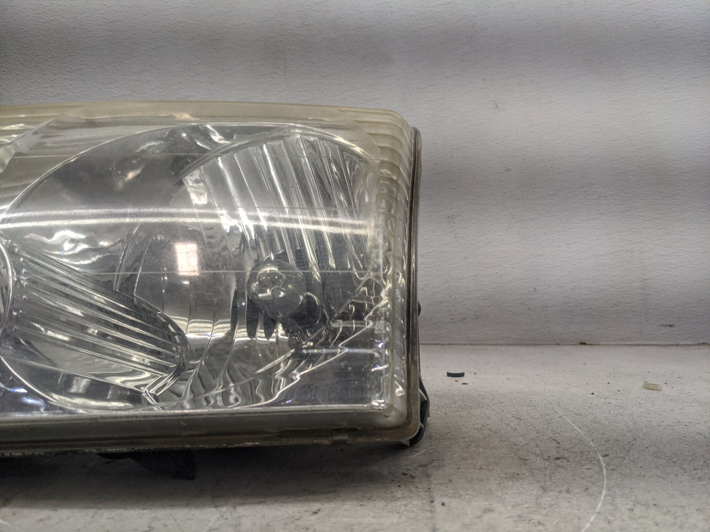 2002-2005 Ford Explorer Driver Left Oem Head Light Headlight Lamp 1463001 - Oemusedautoparts1.com