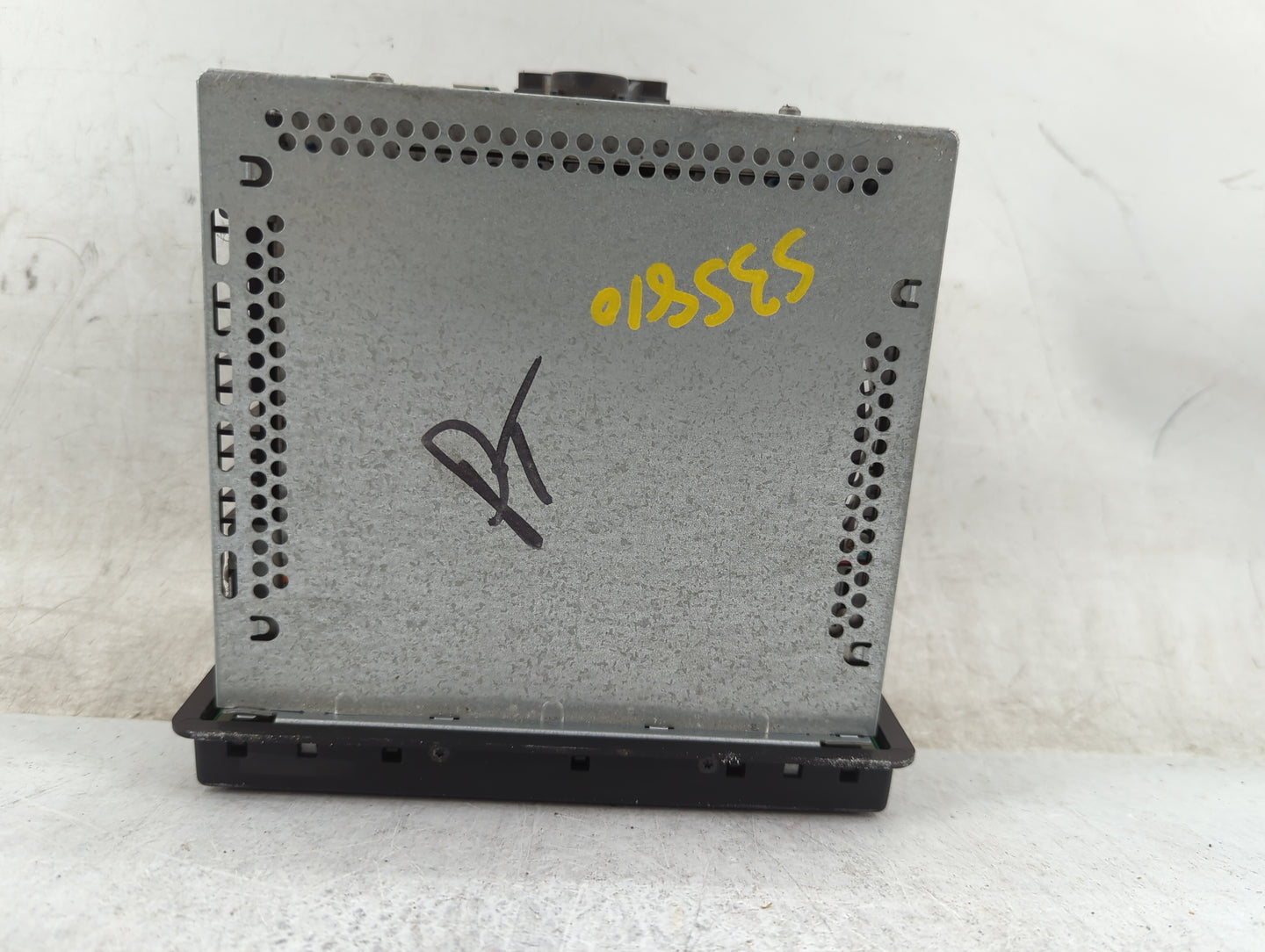 2005 Ford Explorer Radio AM FM Cd Player Receiver Replacement P/N:5L2T-18C815-DC Fits OEM Used Auto Parts - Oemusedautoparts