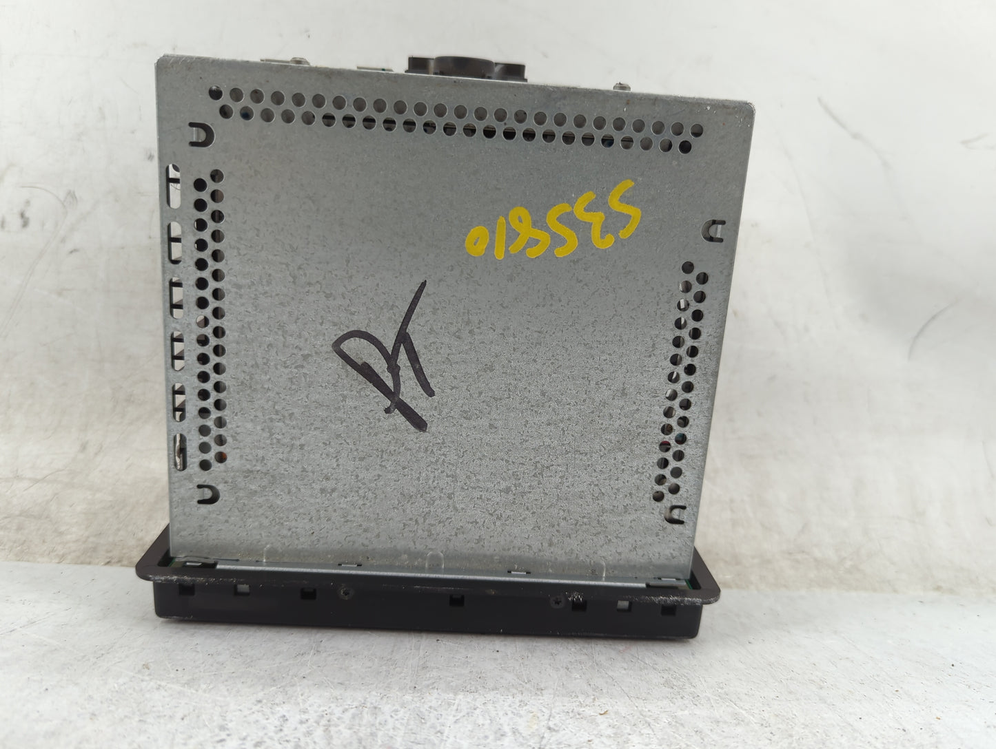 2005 Ford Explorer Radio AM FM Cd Player Receiver Replacement P/N:5L2T-18C815-DC Fits OEM Used Auto Parts - Oemusedautoparts