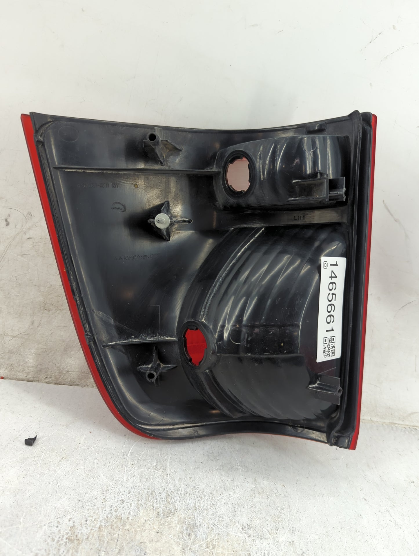 2002-2005 Ford Explorer Tail Light Assembly Driver Left OEM P/N:1L2X-13B505-B Fits Fits 2002 2003 2004 2005 OEM Used Auto Pa
