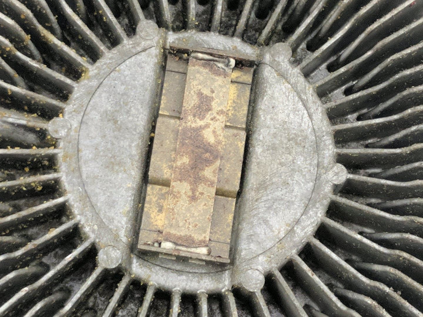 2004-2005 Ford Explorer Radiator Cooling Fan Clutch 1484022 - Oemusedautoparts1.com