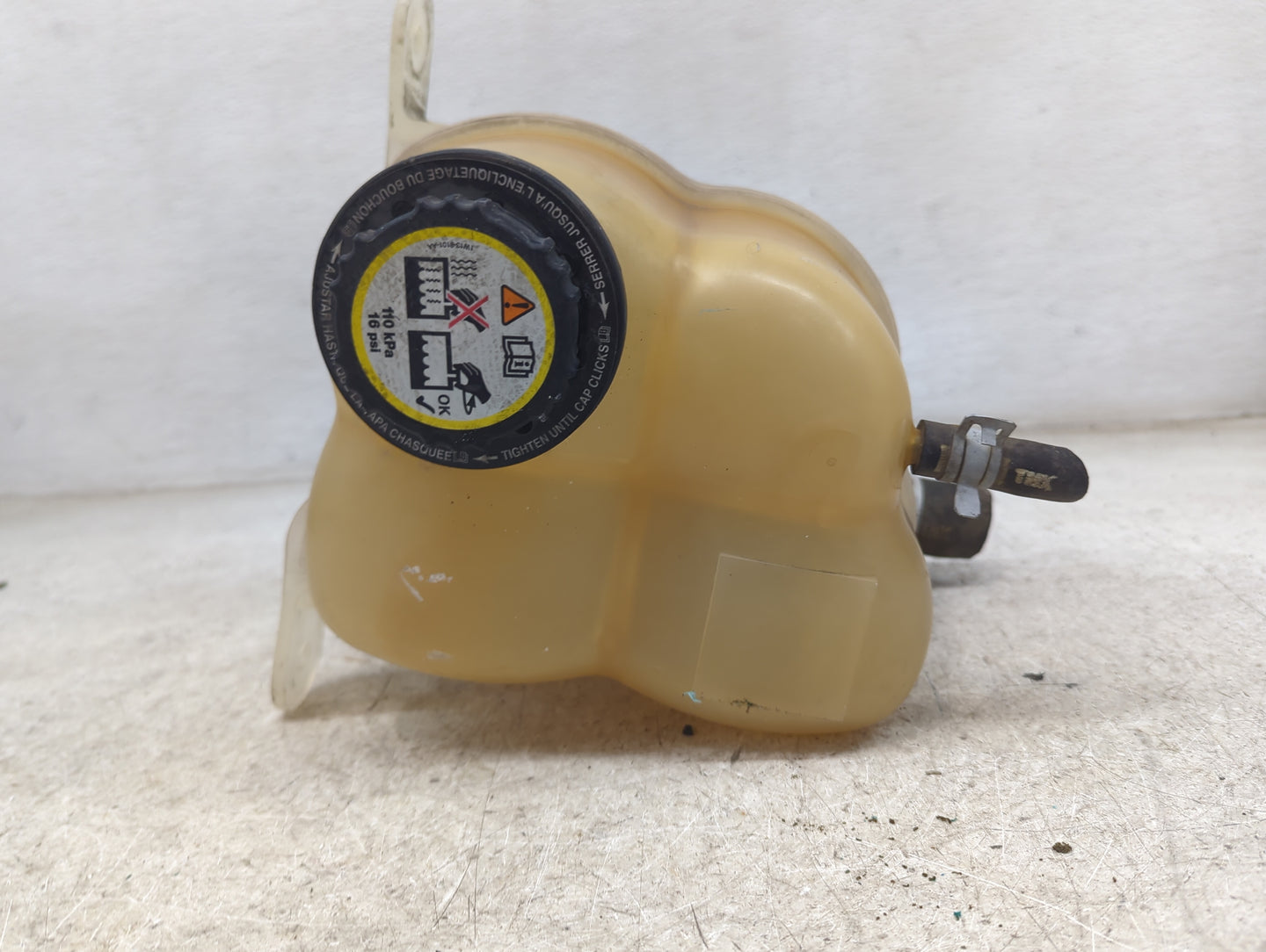 2002-2005 Ford Explorer Radiator Coolant Overflow Expansion Tank Bottle 1498840 - Oemusedautoparts1.com