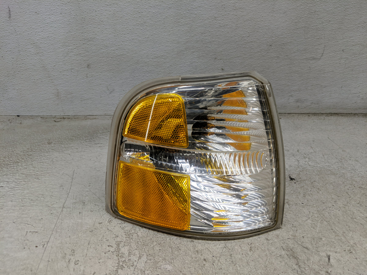 Ford Explorer Passenger Right Oem Head Light Headlight Lamp 1500043 - Oemusedautoparts1.com