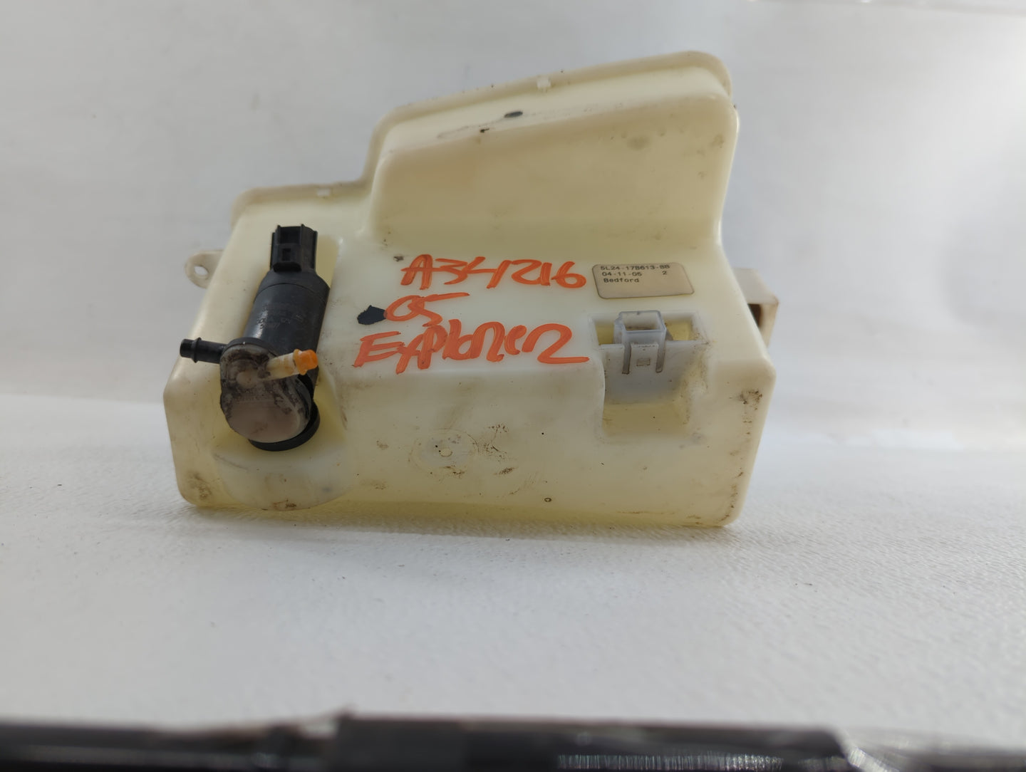 2002-2010 Ford Explorer Windshield Washer Fluid Reservoir Bottle Oem - Oemusedautoparts1.com