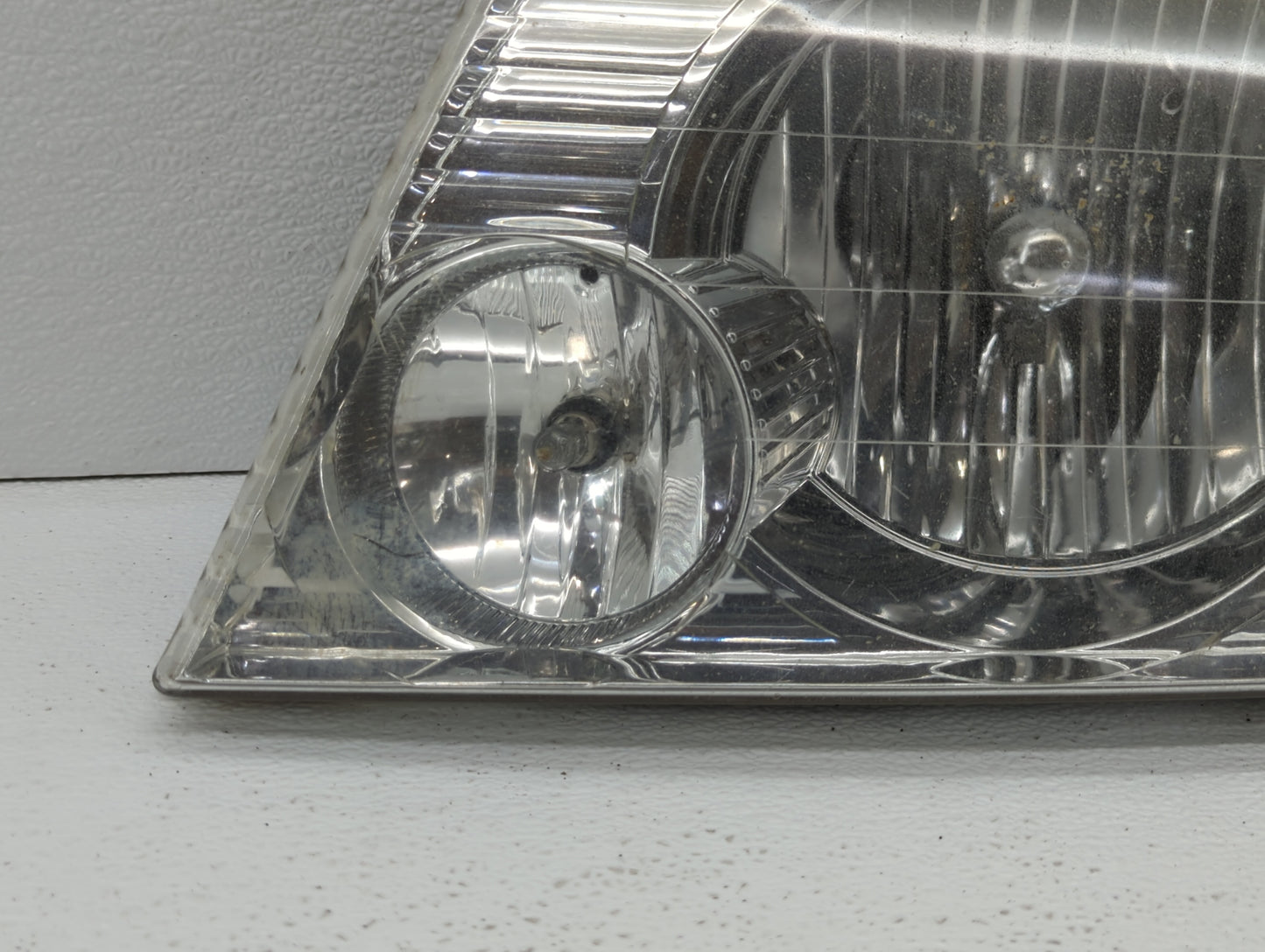 2002-2005 Ford Explorer Driver Left Oem Head Light Headlight Lamp - Oemusedautoparts1.com