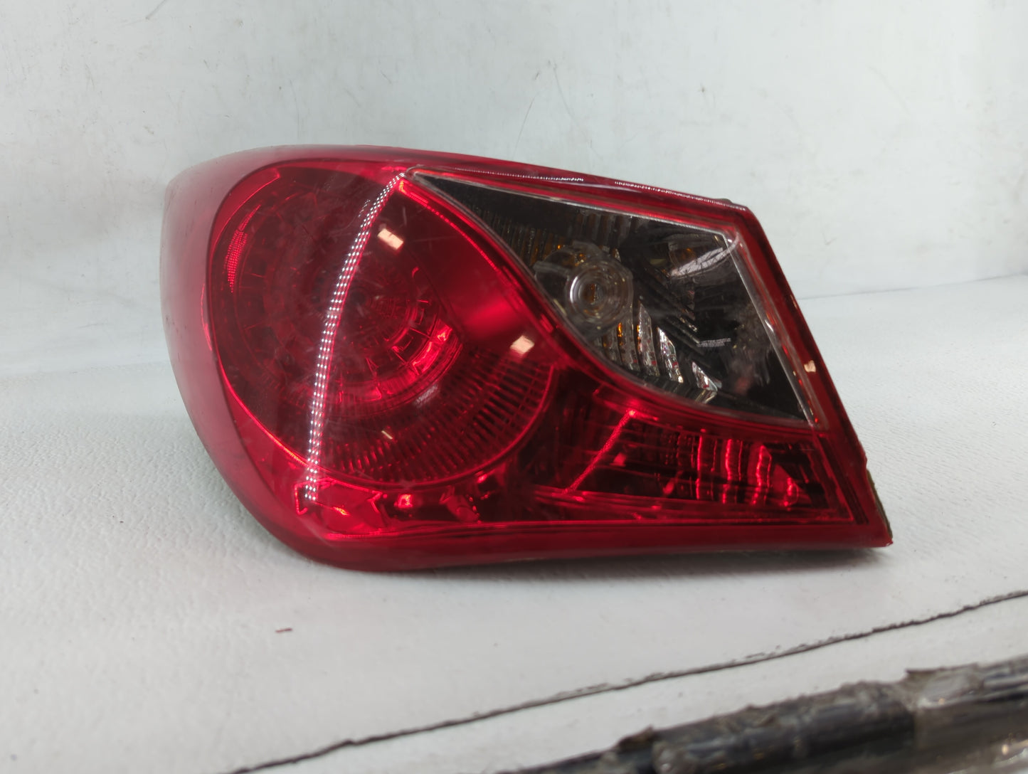 2002-2005 Ford Explorer Tail Light Assembly Driver Left OEM P/N:1L2X-13B505-B Fits Fits 2002 2003 2004 2005 OEM Used Auto Pa
