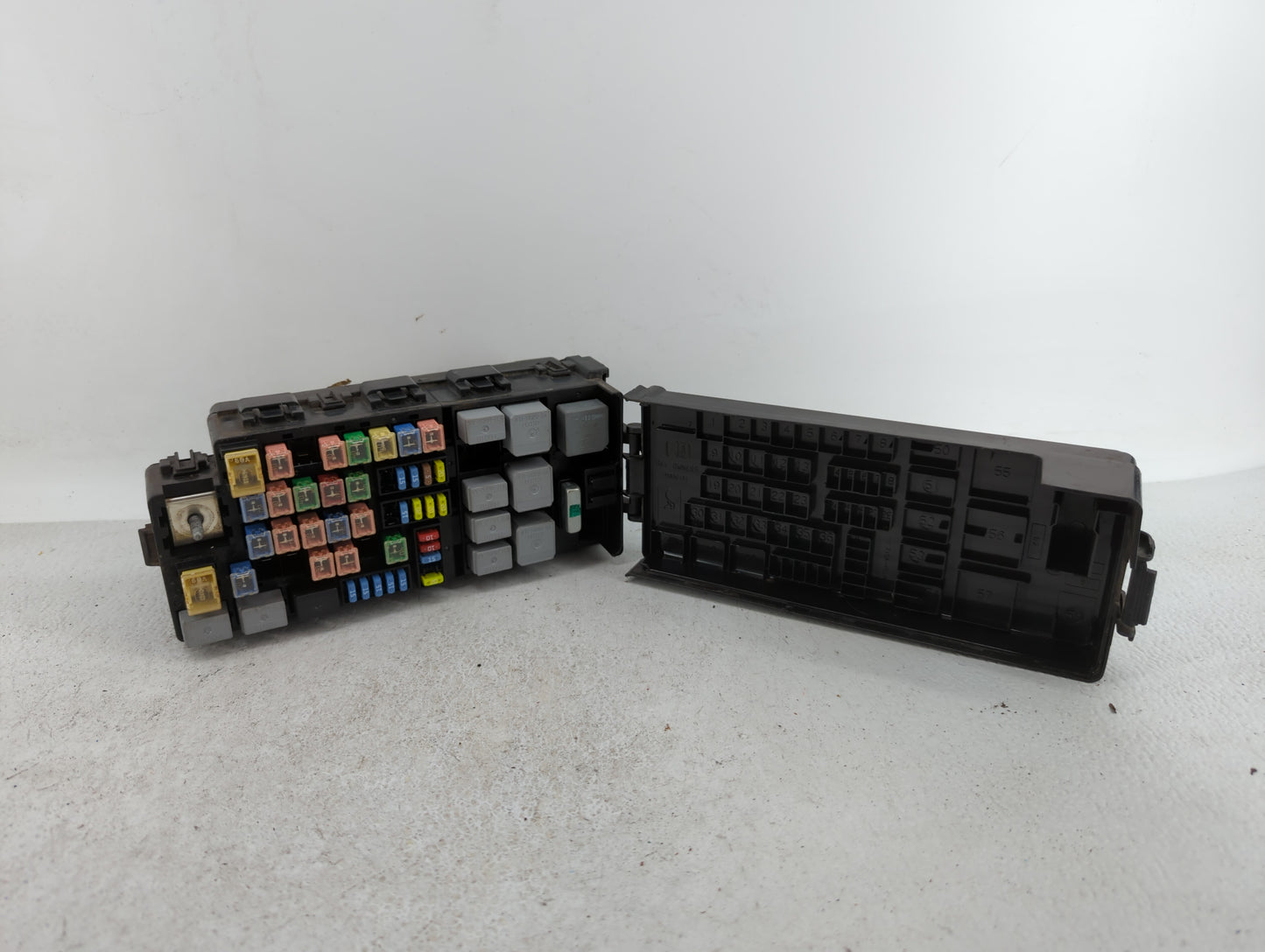 2002-2010 Ford Explorer Fusebox Fuse Box Panel Relay Module P/N:5L2T-14398-BF 4L2T-14398-HF Fits OEM Used Auto Parts - Oemus