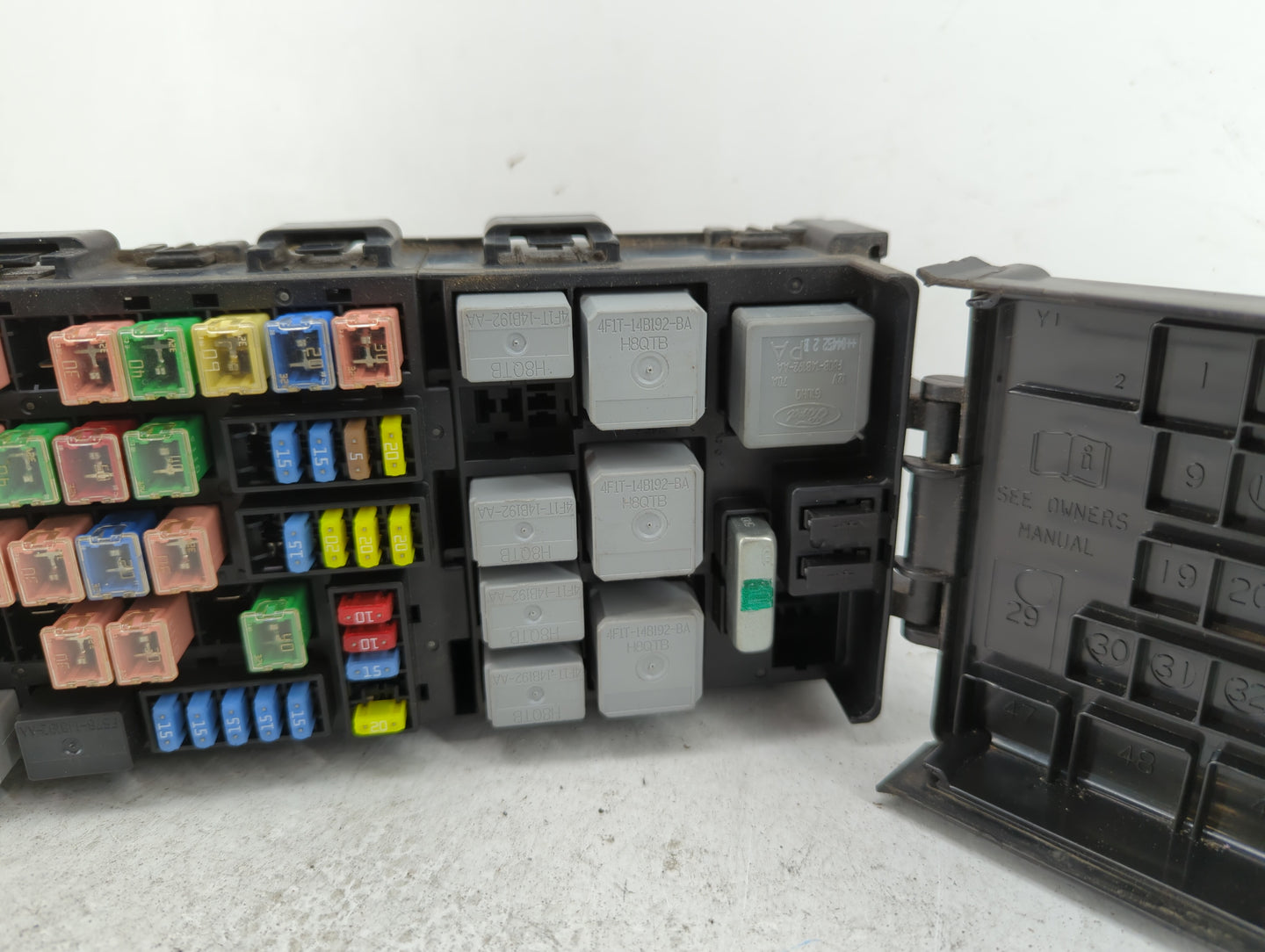 2002-2010 Ford Explorer Fusebox Fuse Box Panel Relay Module P/N:5L2T-14398-BF 4L2T-14398-HF Fits OEM Used Auto Parts - Oemus