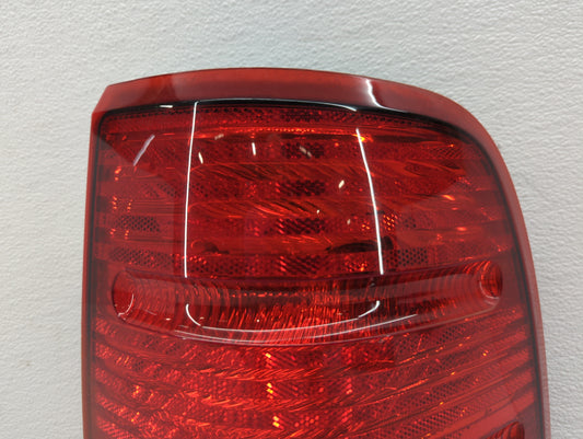 2002-2005 Ford Explorer Tail Light Assembly Passenger Right OEM P/N:5480780 1L2X-13B504-B Fits Fits 2002 2003 2004 2005 OEM Used Auto Parts