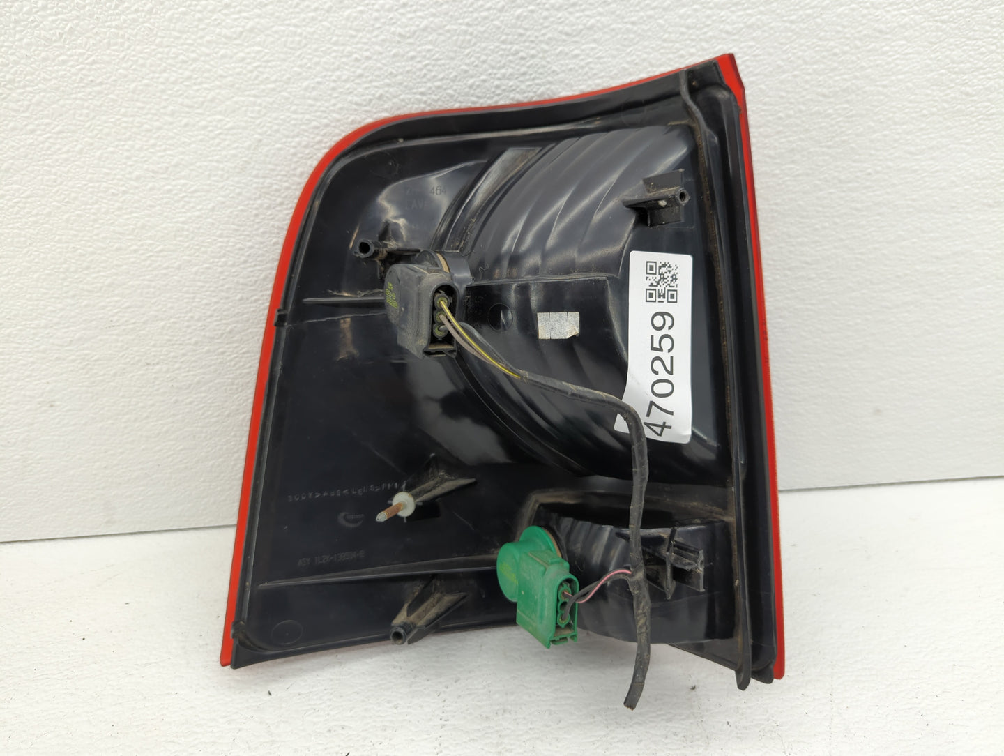 2002-2005 Ford Explorer Tail Light Assembly Passenger Right OEM P/N:5480780 1L2X-13B504-B Fits Fits 2002 2003 2004 2005 OEM 