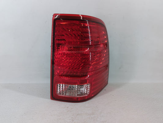 2002-2005 Ford Explorer Tail Light Assembly Passenger Right OEM P/N:5480780 1L2X-13B504-B Fits Fits 2002 2003 2004 2005 OEM 